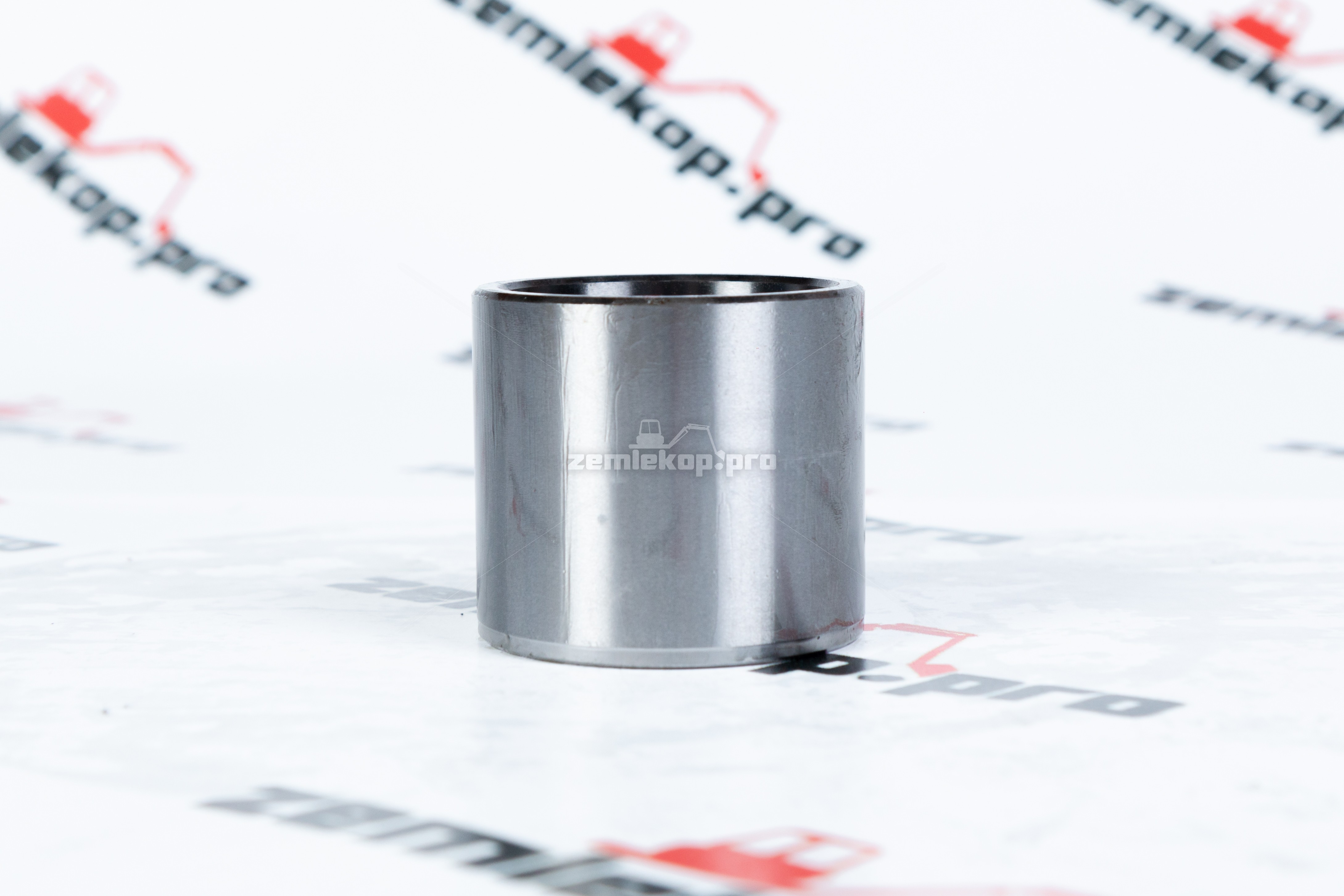 6194021M1^ Втулка задняя (на палец (балансир) переднего моста) 11716619, VOE11716619, 126610