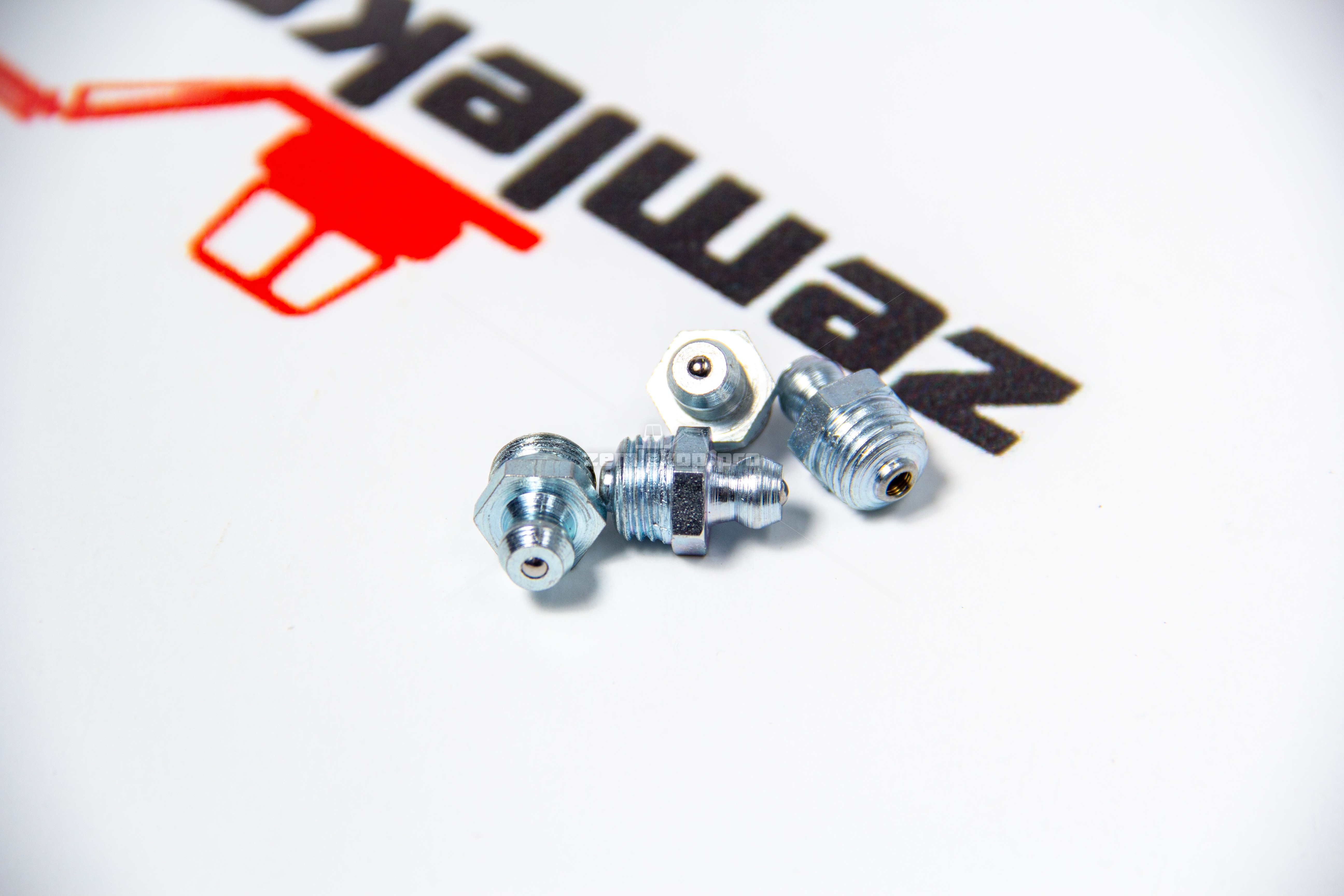 2854606 (504100835) Штуцер CNH