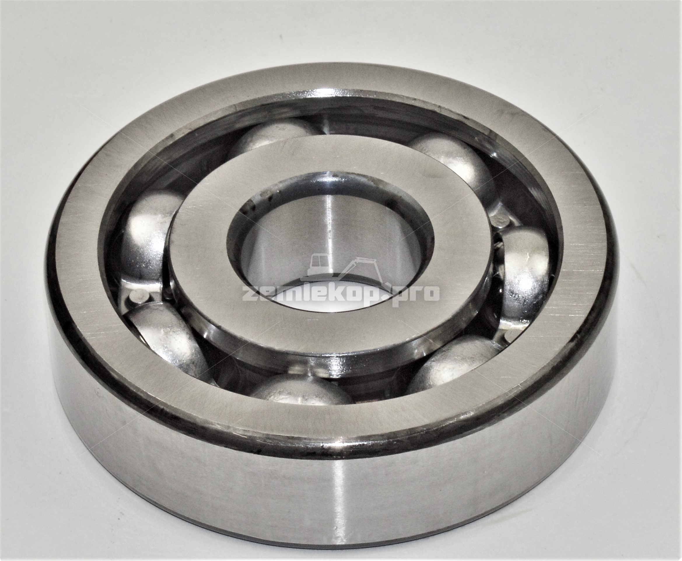 005.01.0111 BALL BEARING