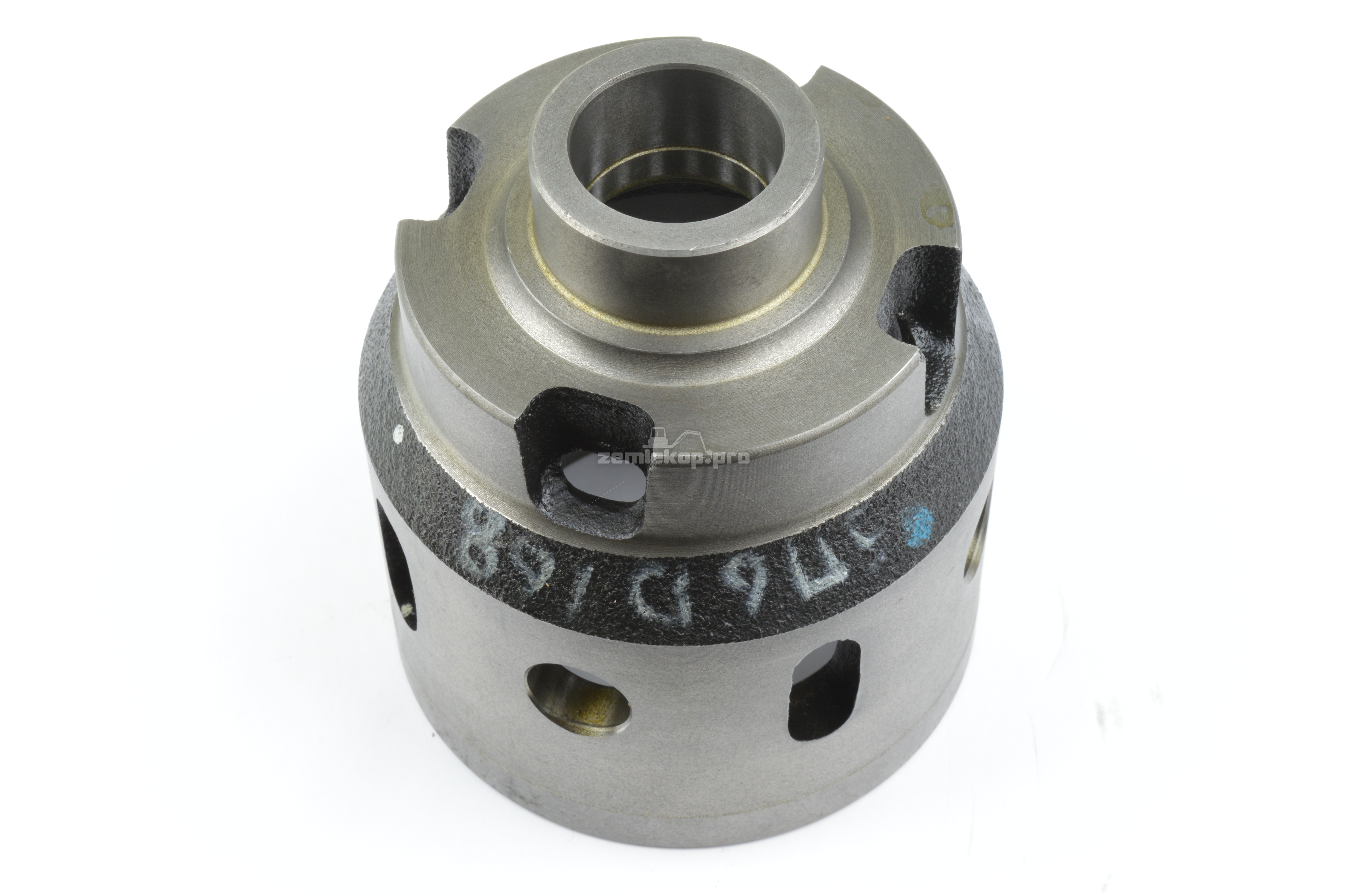 137.04.008.01 DIFFERENTIAL CARRIER