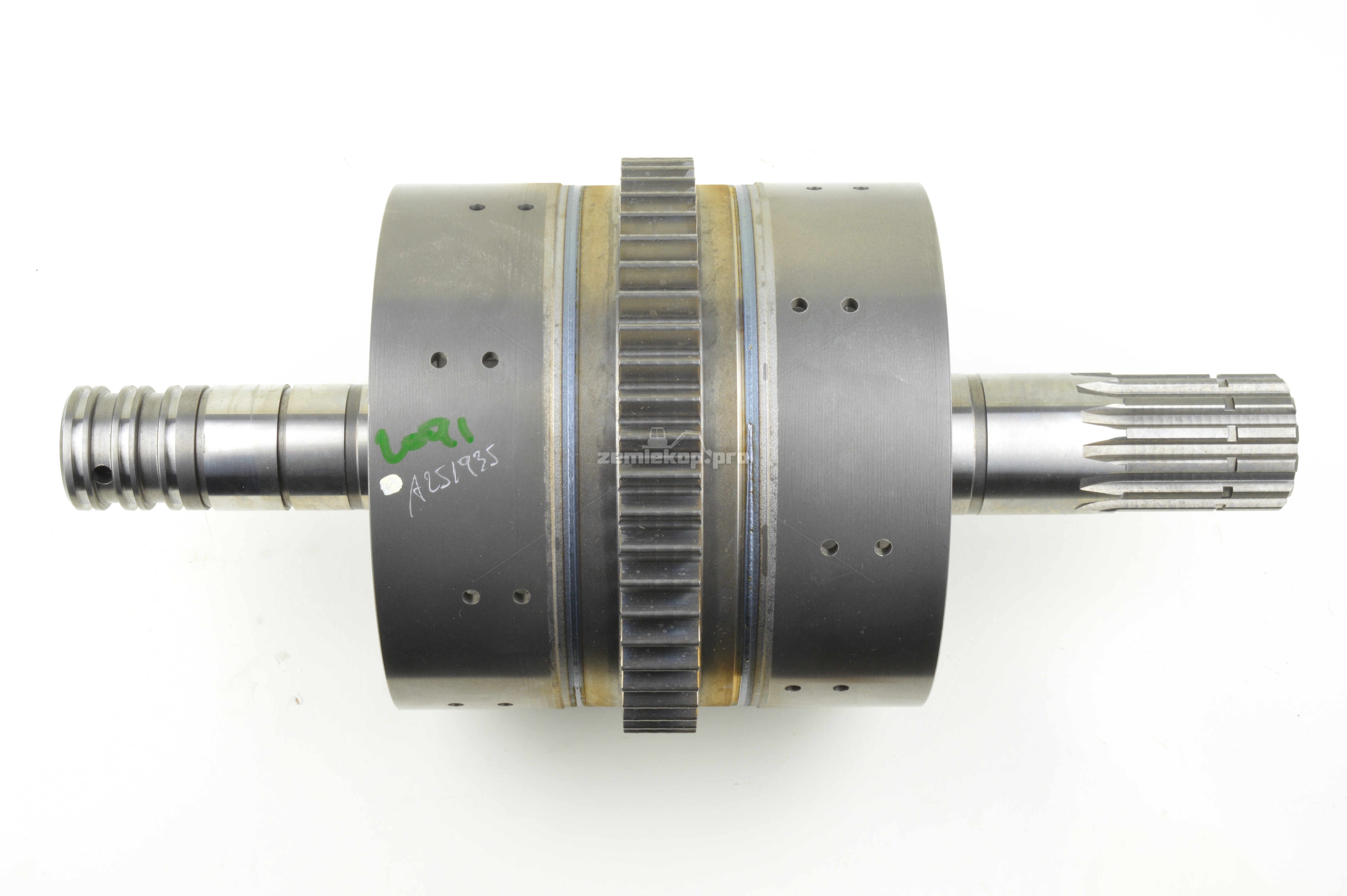 251935 3RD SHAFT, HUB, DRUM + PLUG ASSY