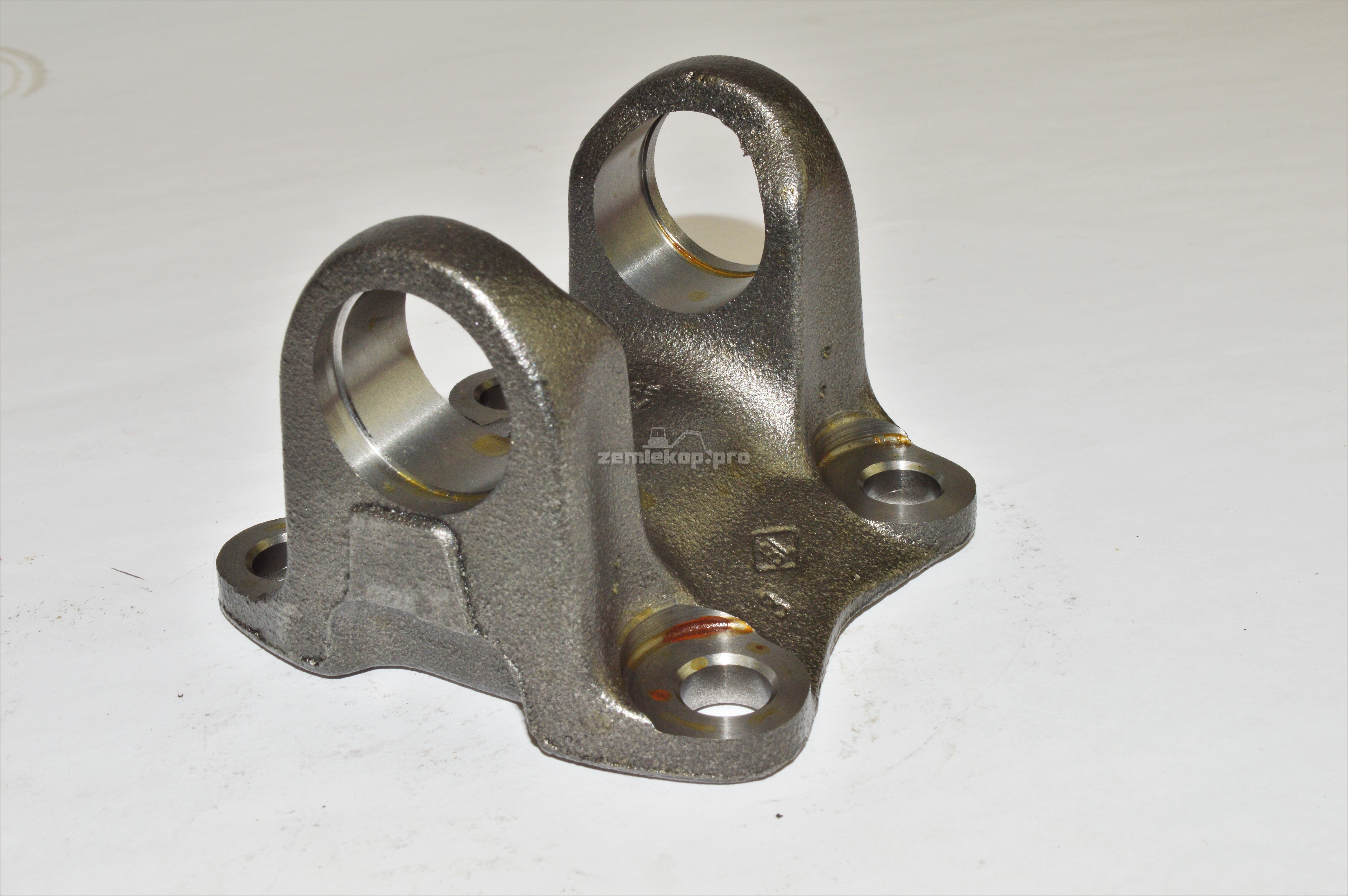 2687202400000 FLANGE YOKE