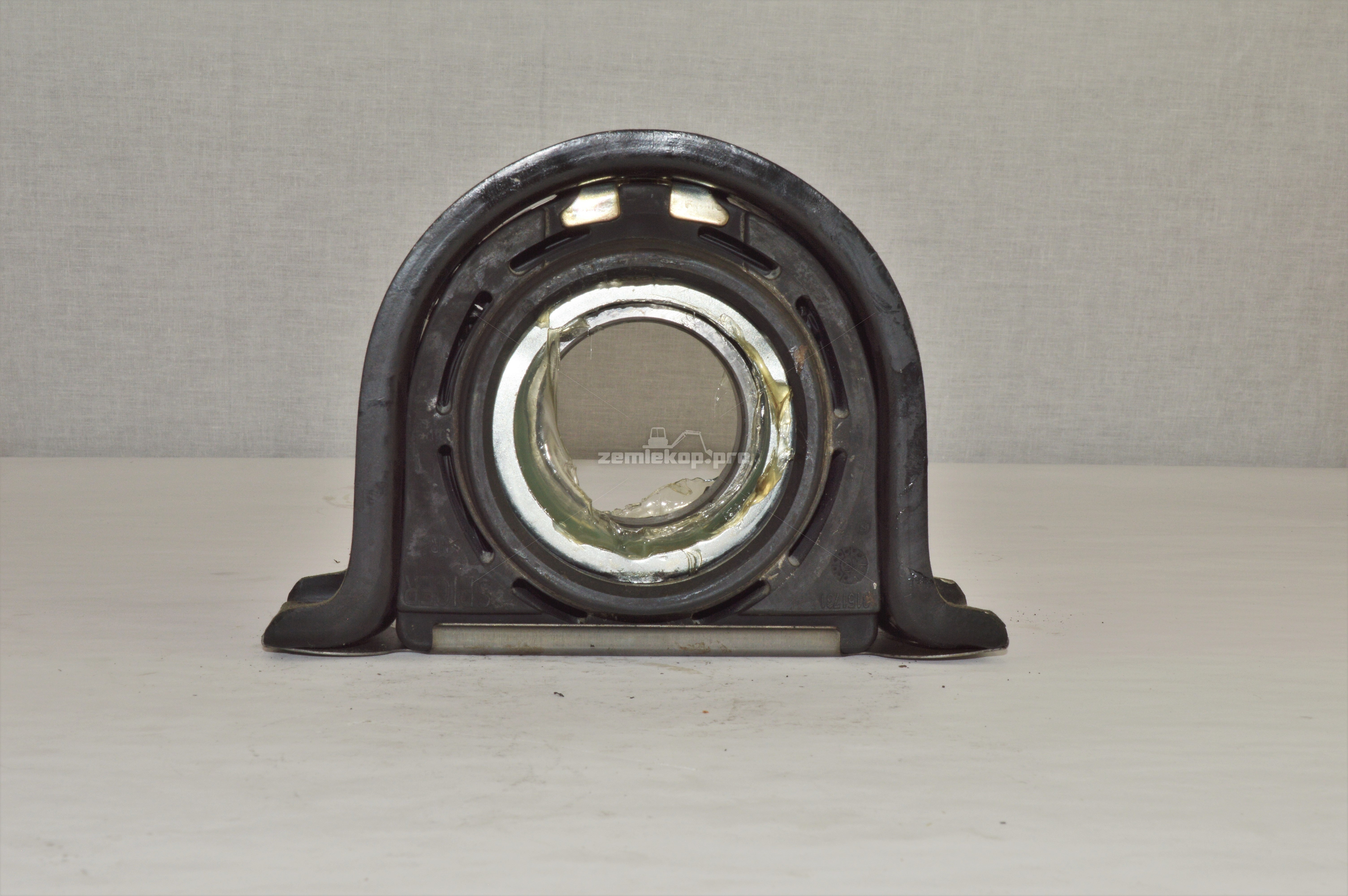 4151731 CENTER BEARING