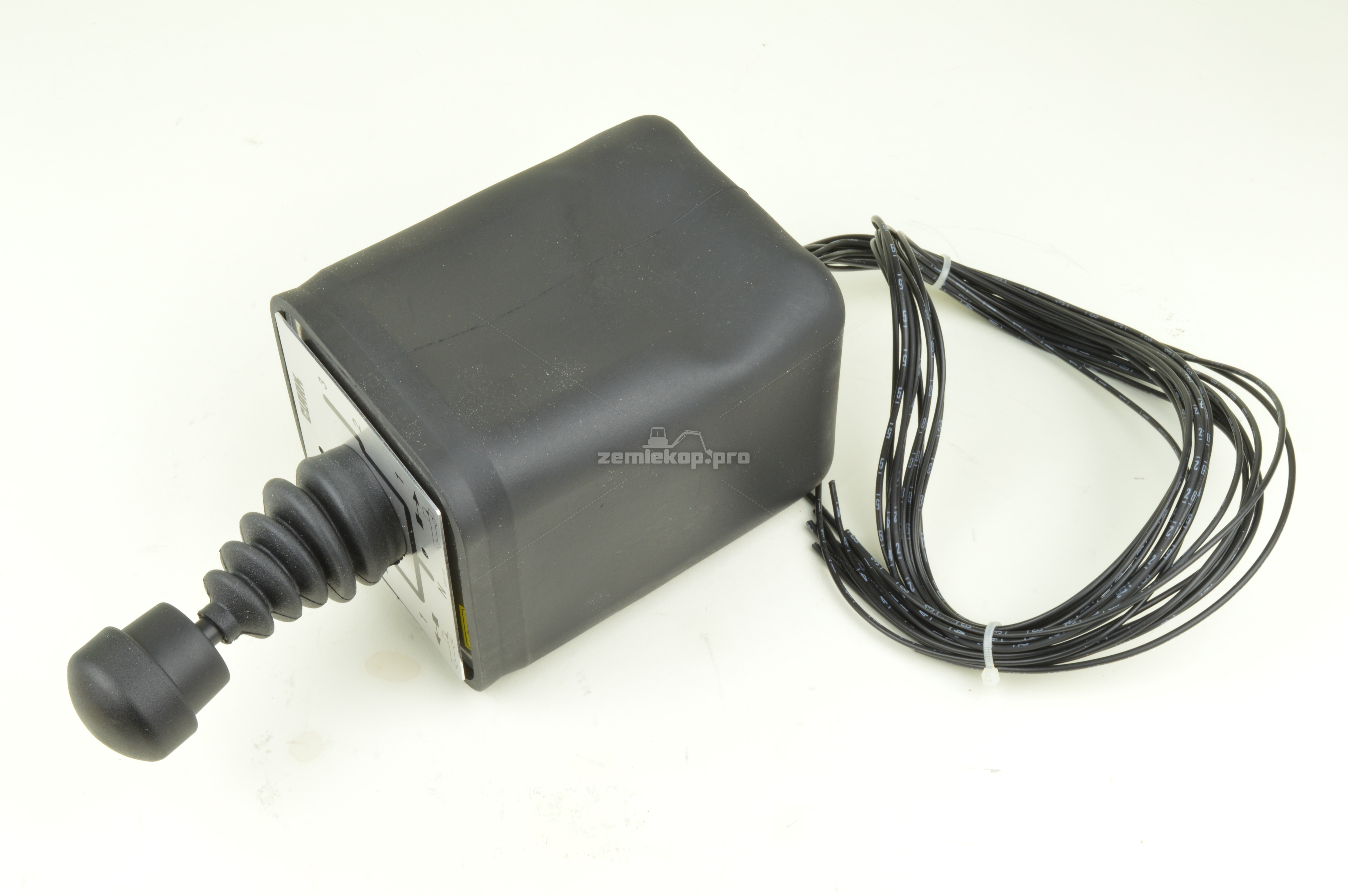 4200383 A CAB CONTROL