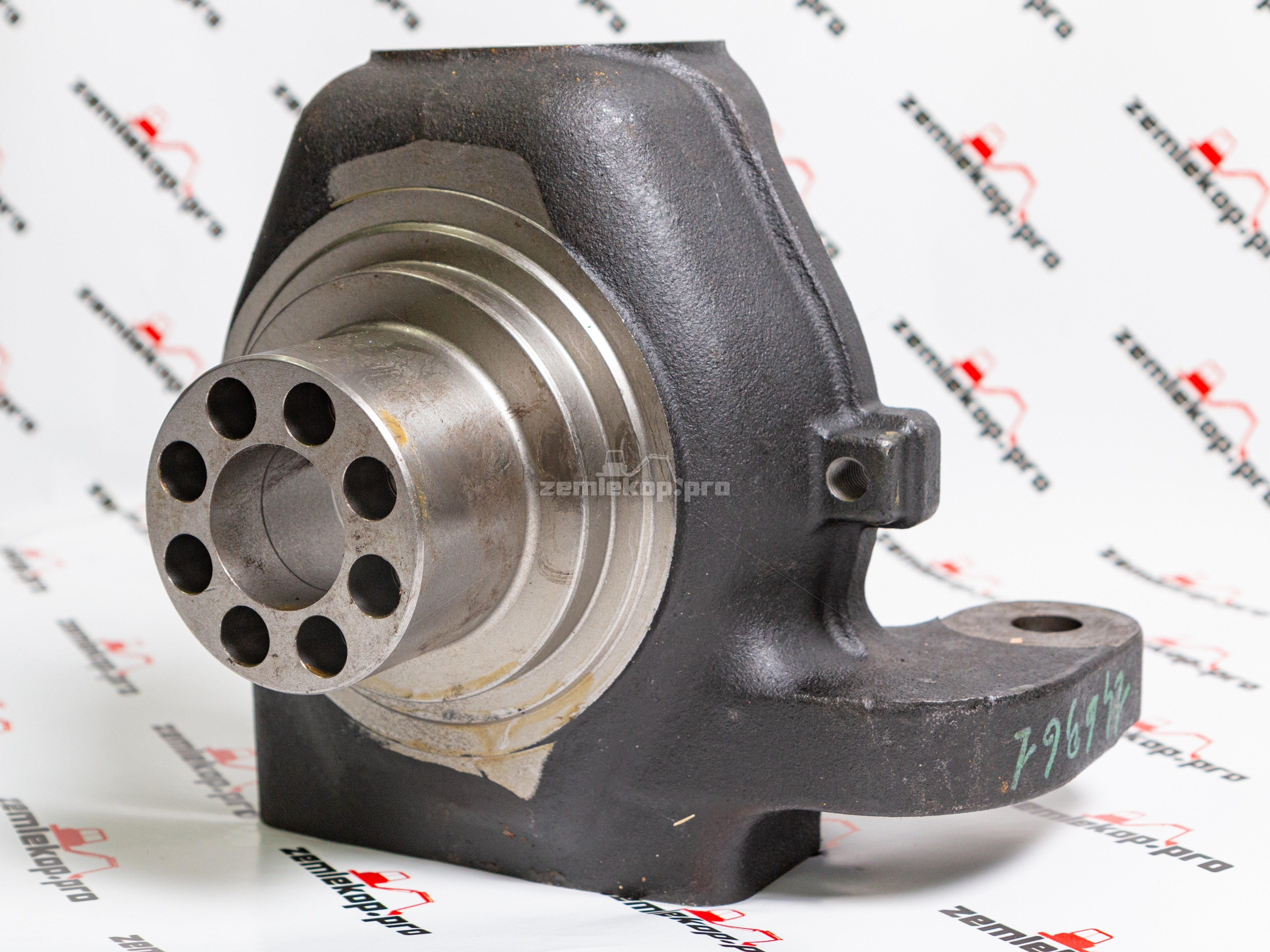 146961 Кулак поворотный