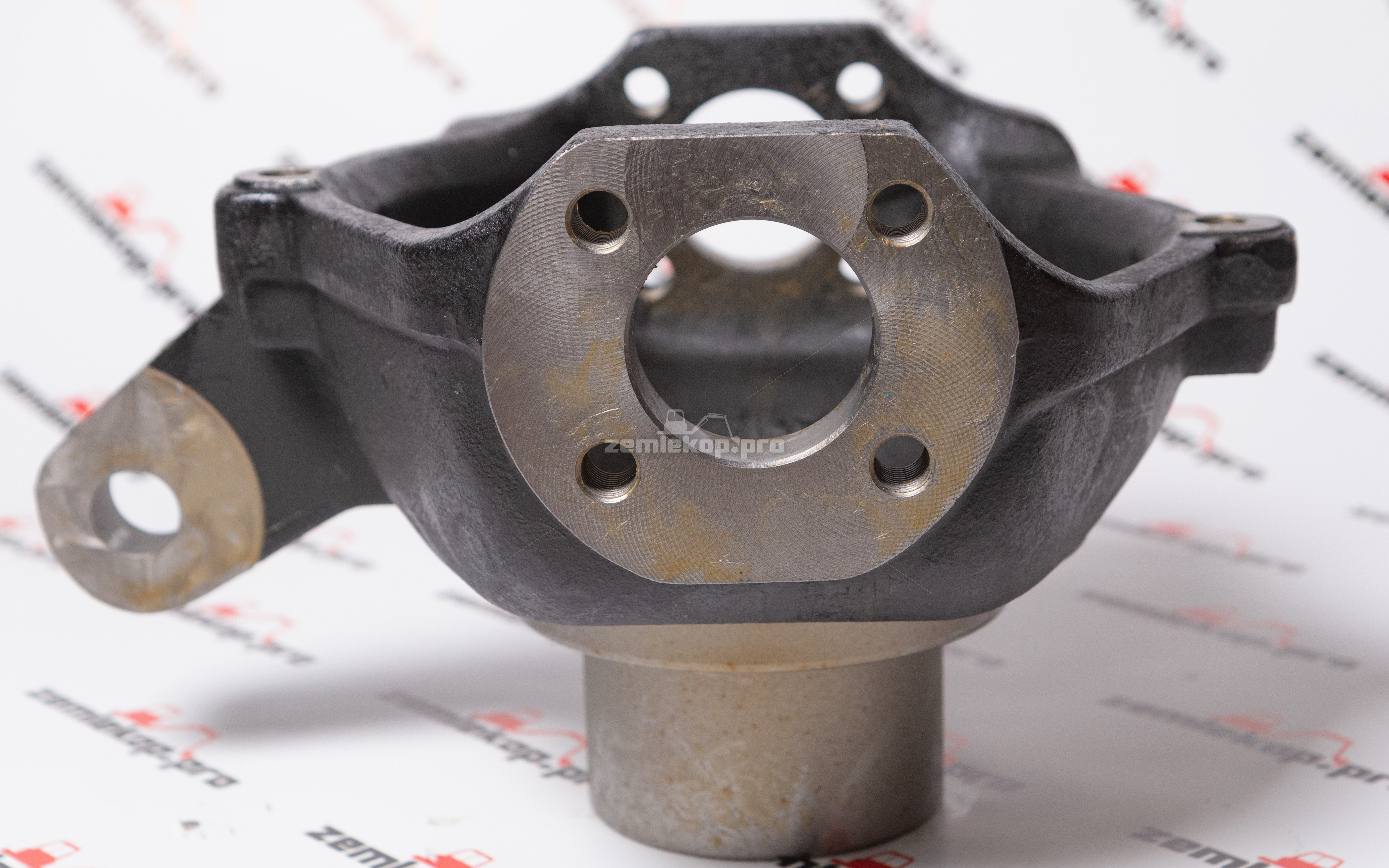 145038 Кулак правый