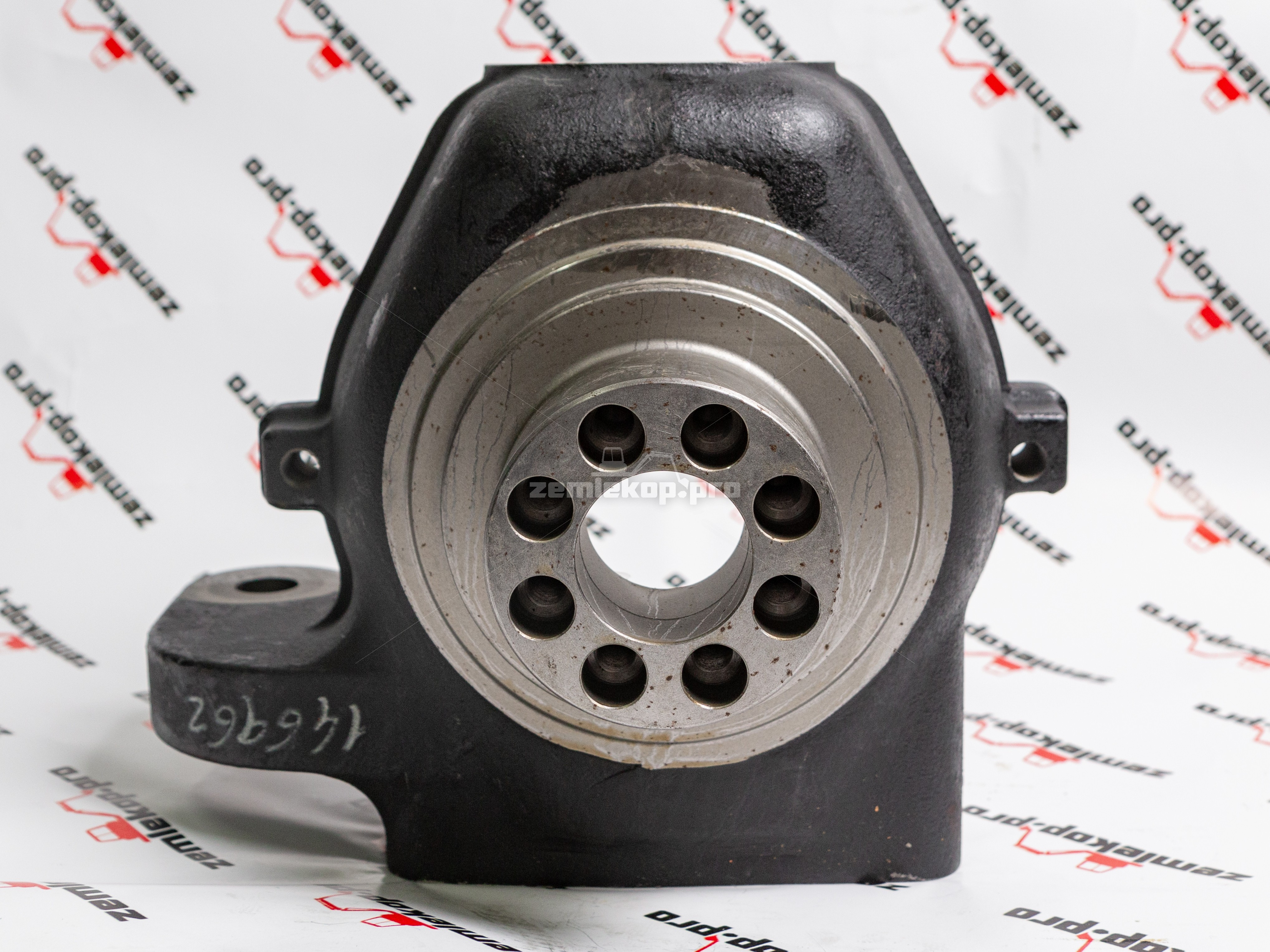 146962 Кулак поворотный*