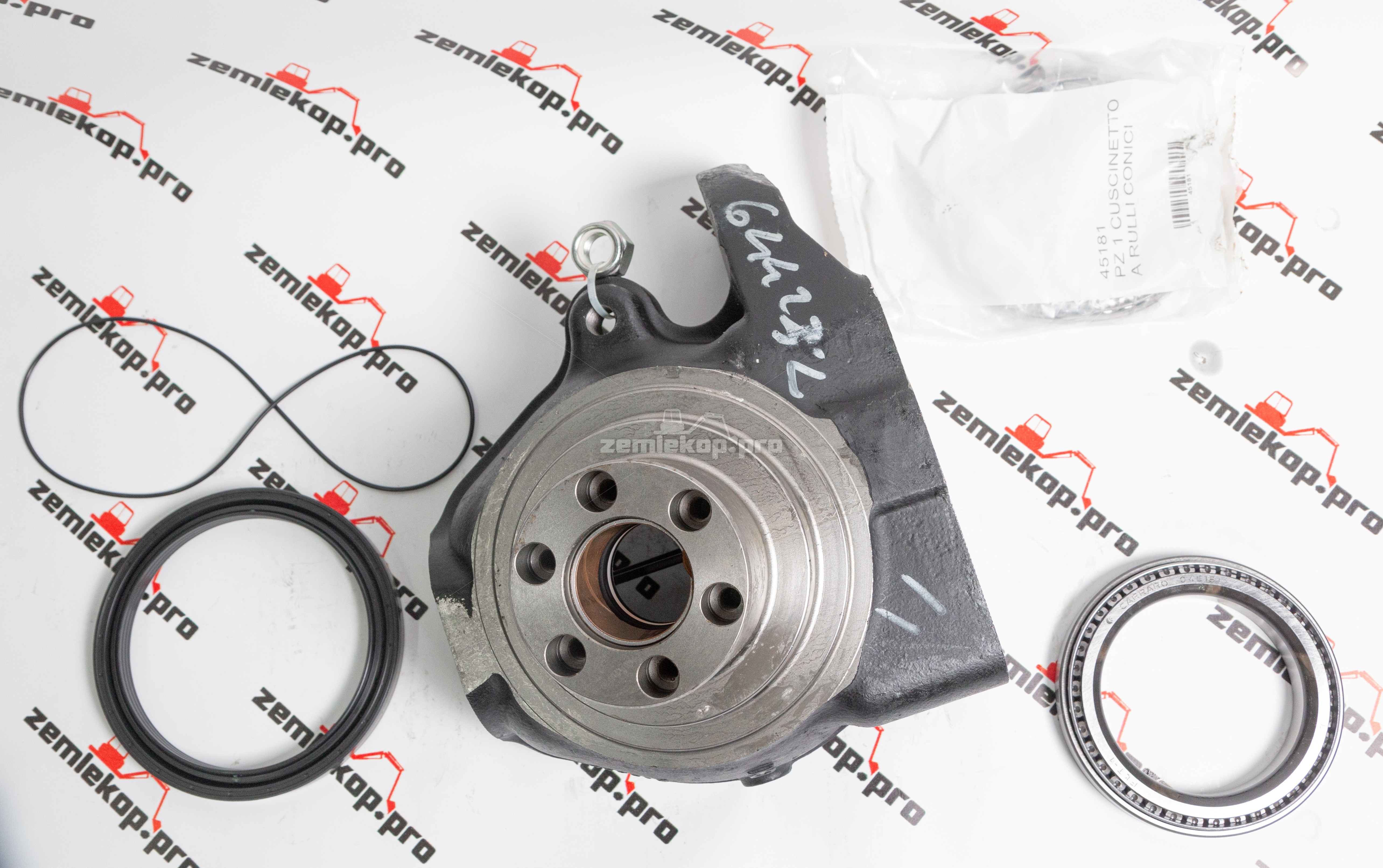 68845 Кулак поворотный в сборе (комплект)