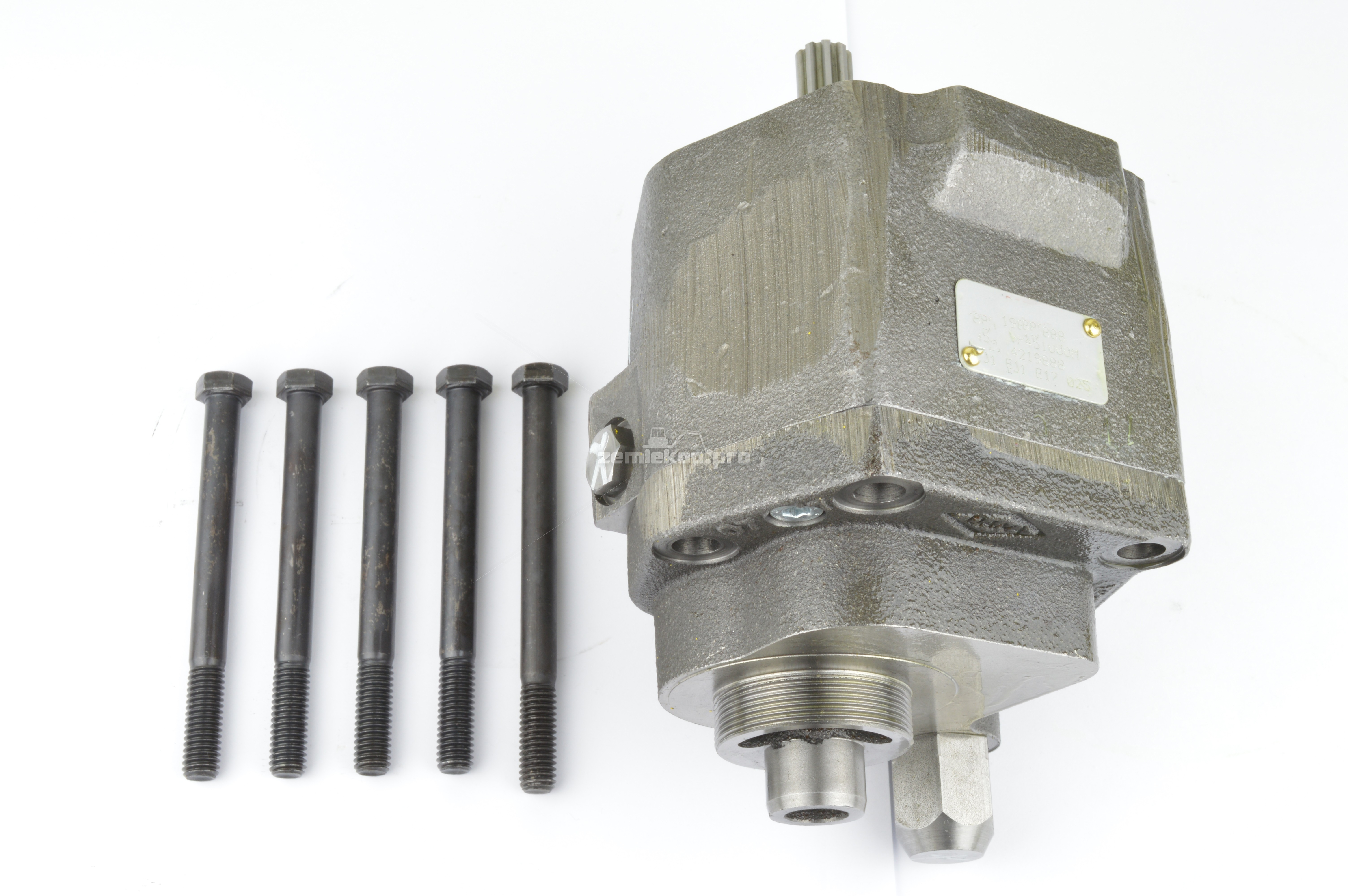 8100076 CHARGING PUMP KIT