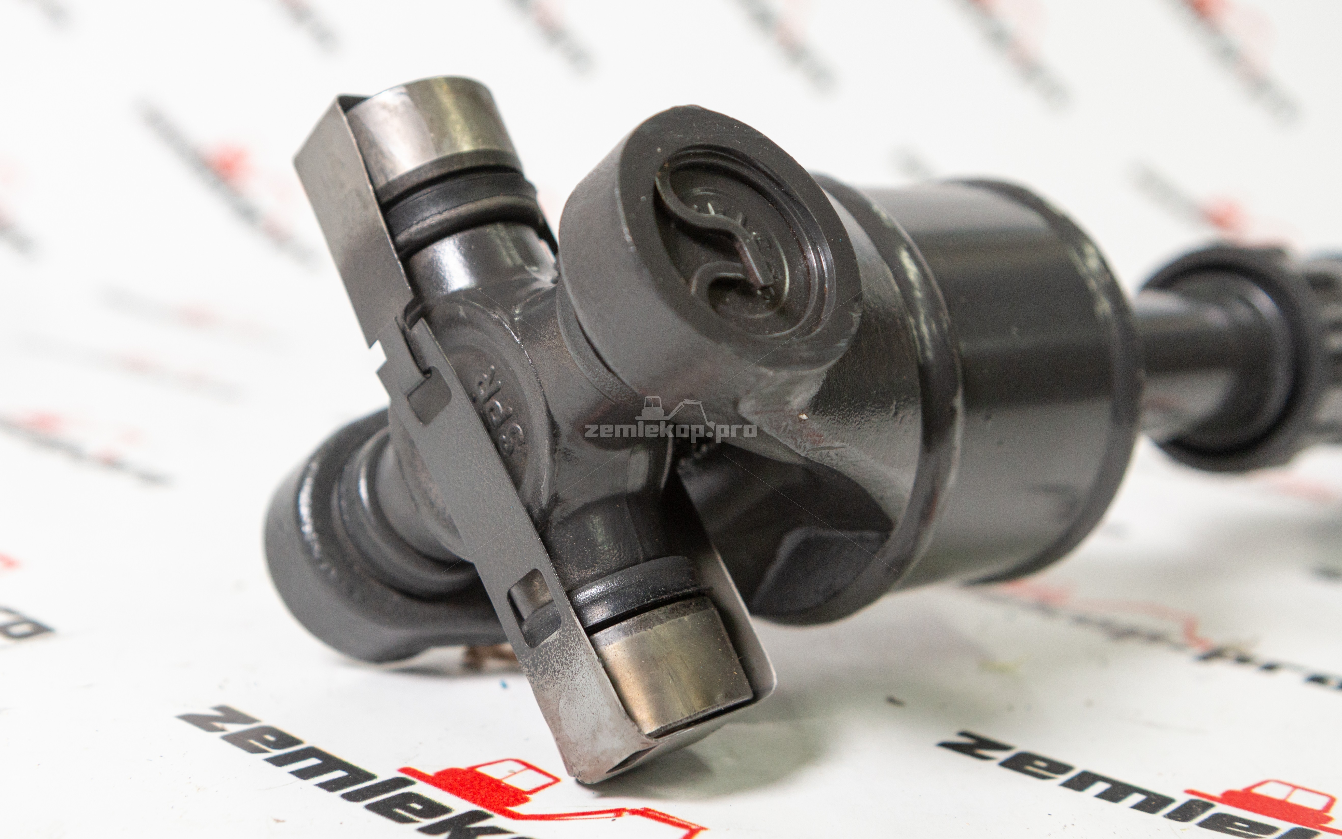 D-12098-00 Карданный вал DANA