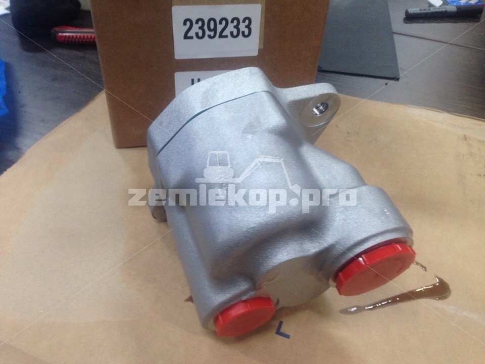 239233 Насос DANA