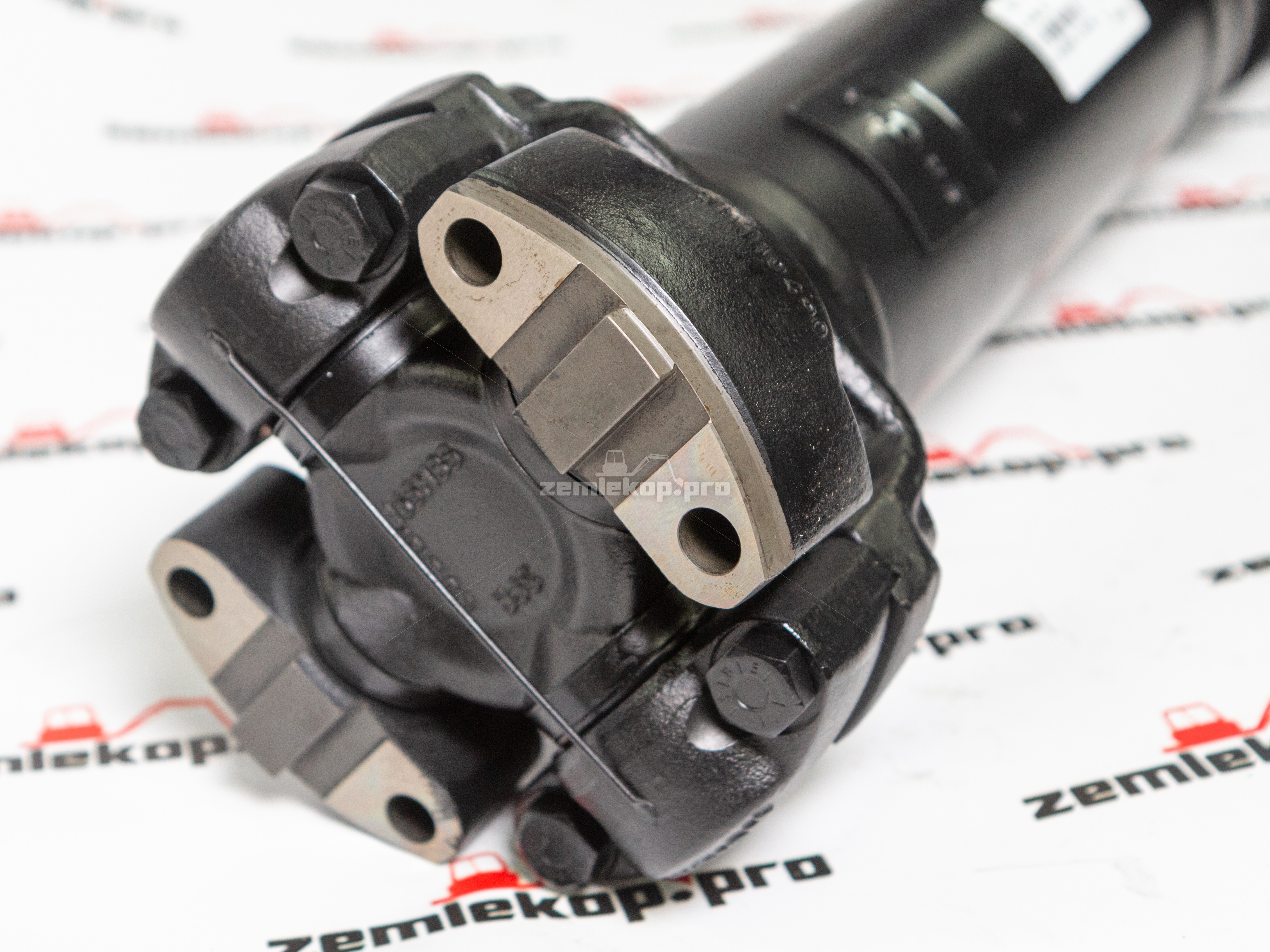 D-10139-00 Карданный вал DANA