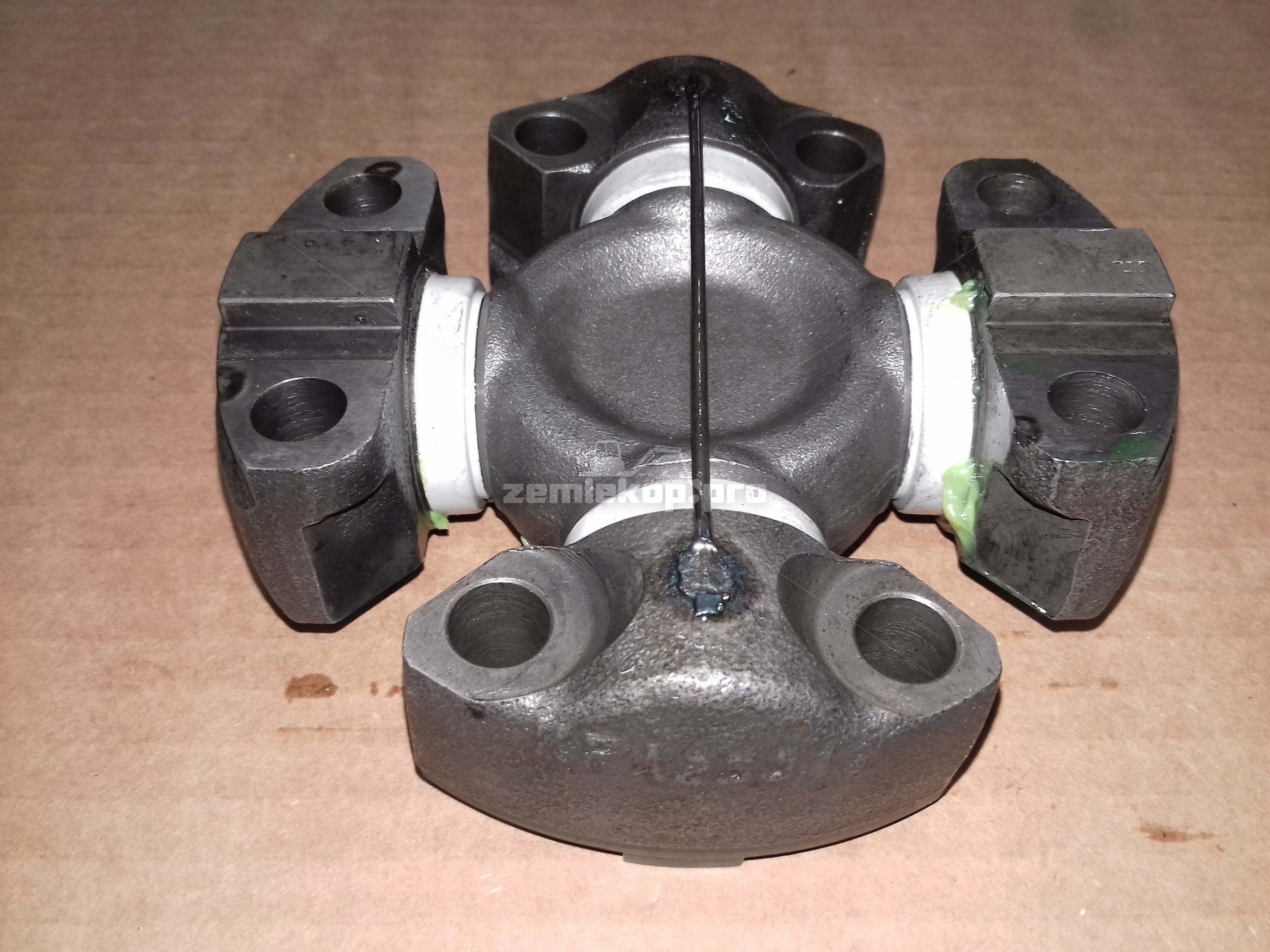 3050370000 Крестовина DANA