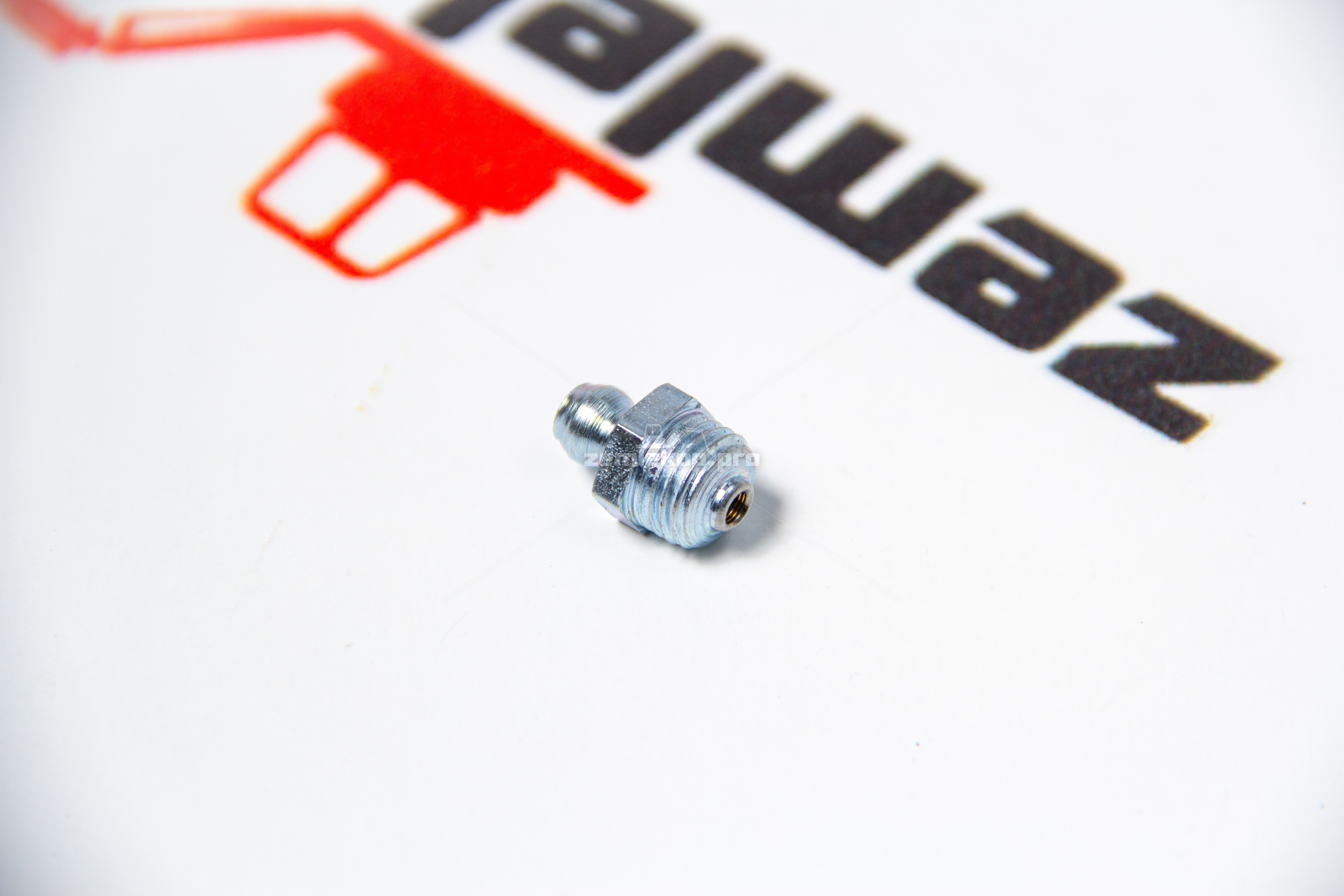 2854606 (504100835) Штуцер CNH