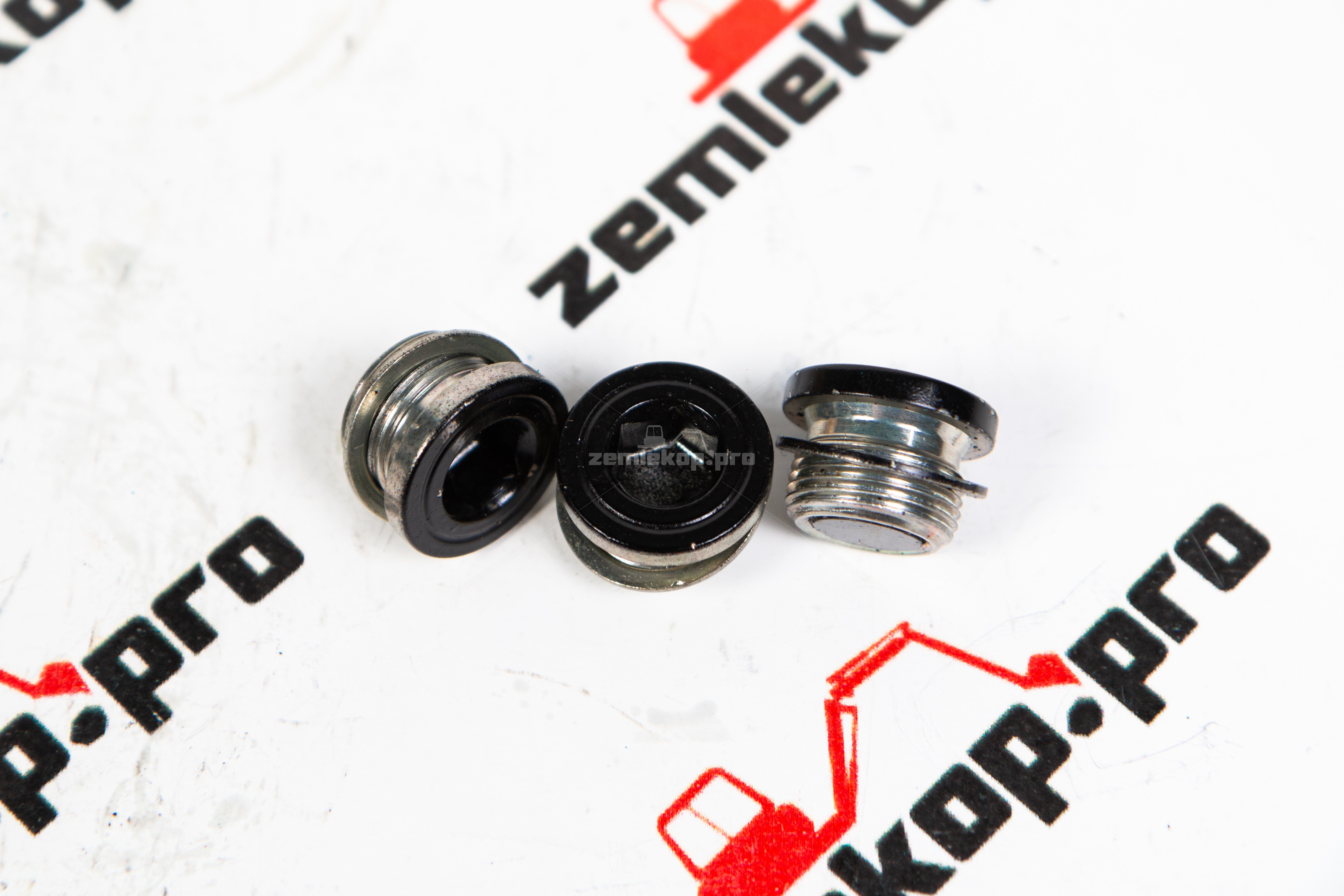 112.01.610.03-R Пробка DANA