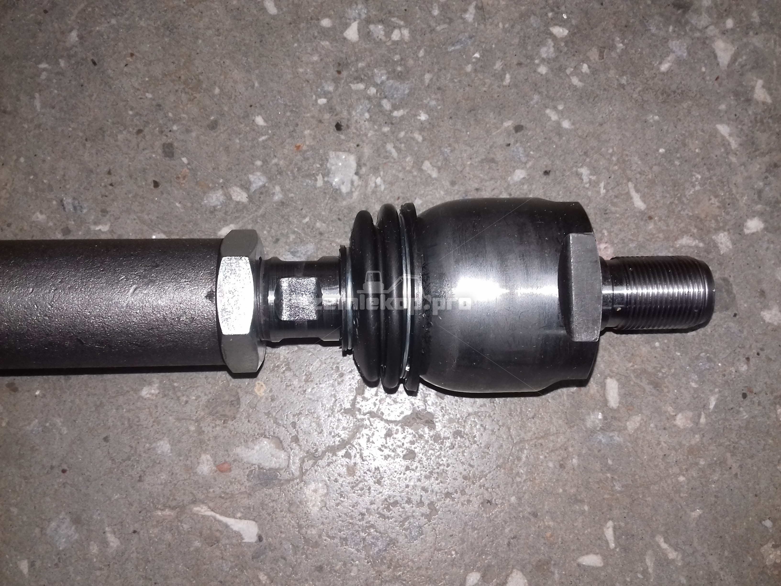 212.24.622.15-R Тяга рулевая DANA