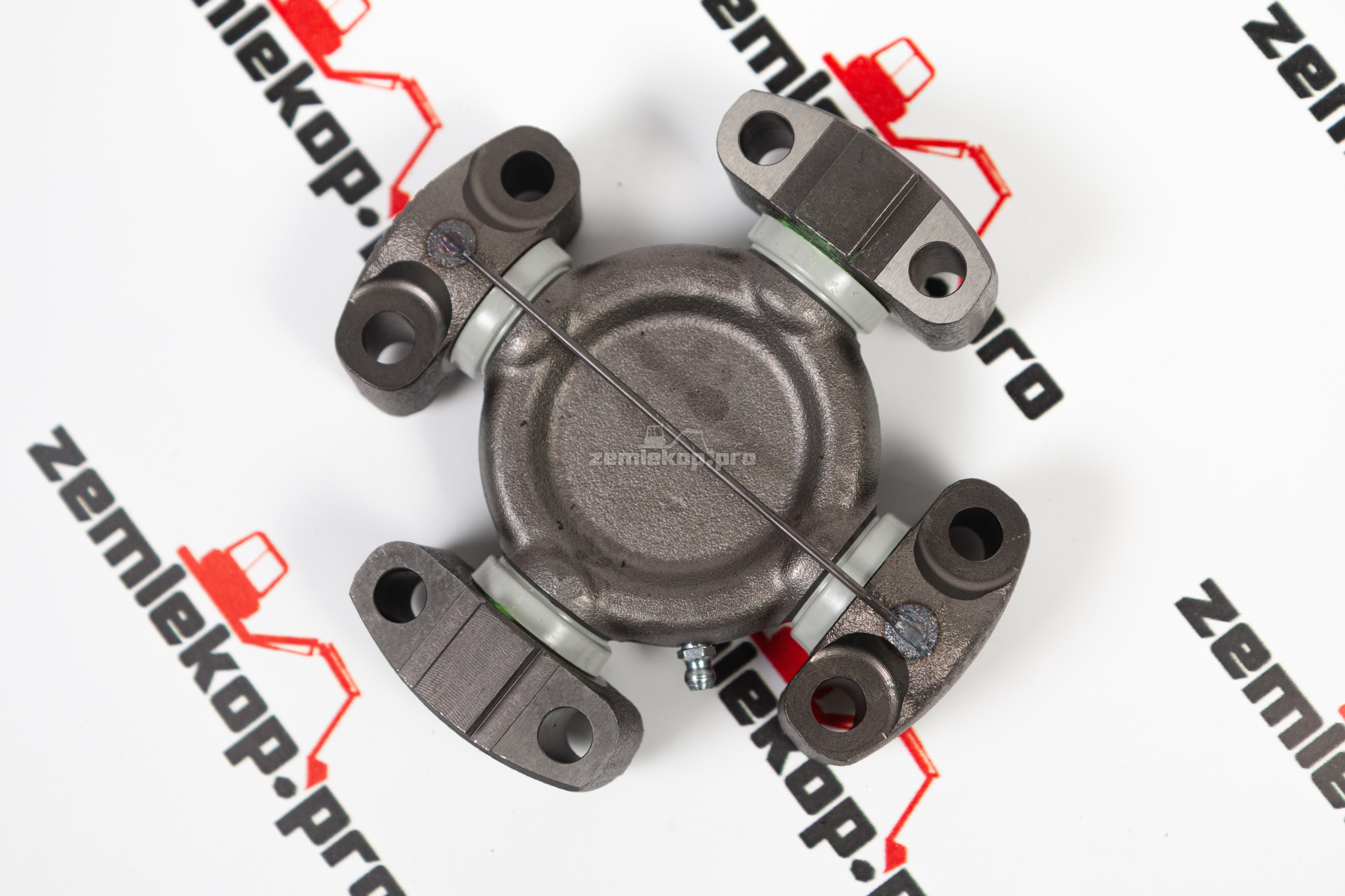 3050138000 Крестовина DANA