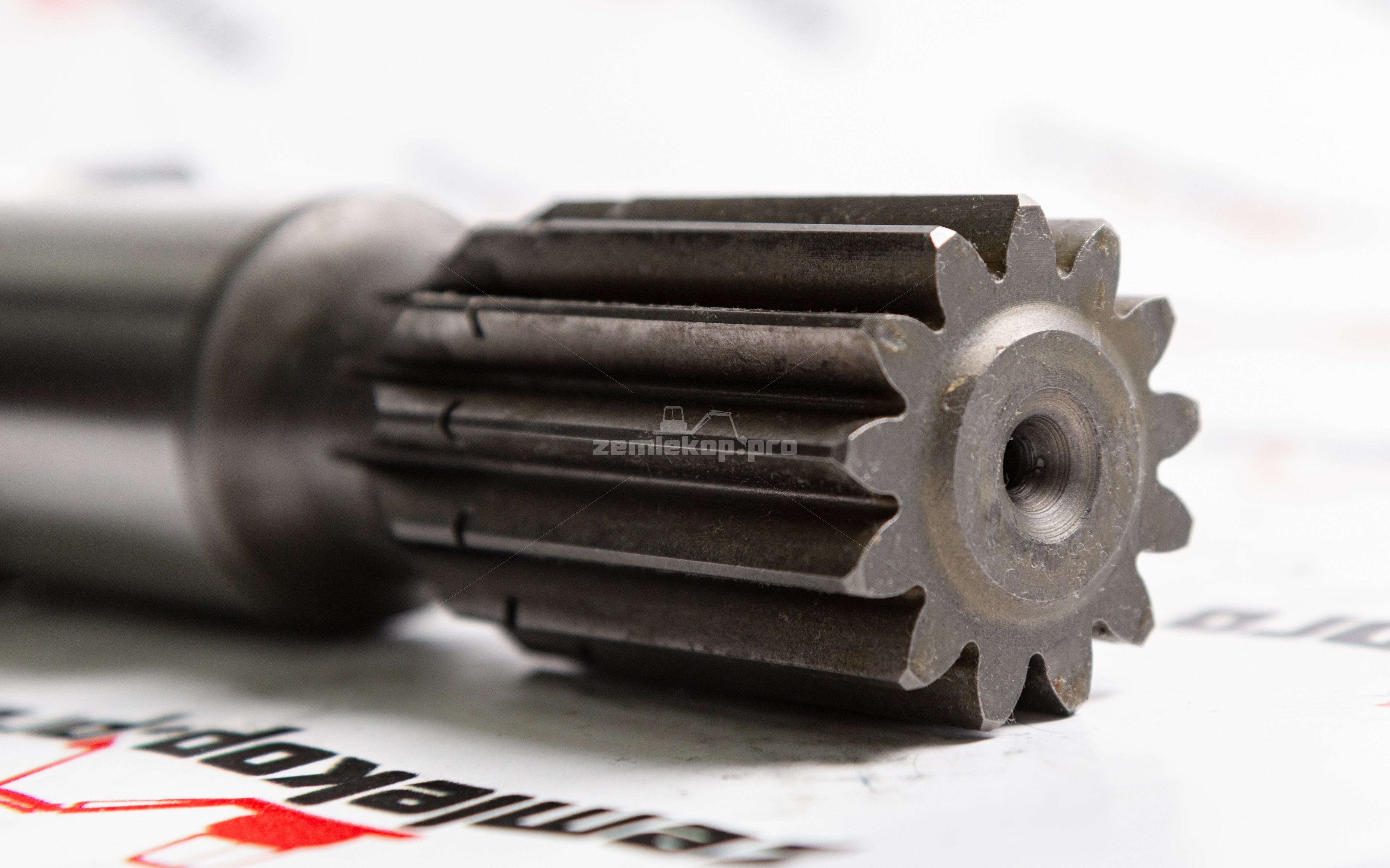 48644 Полуось