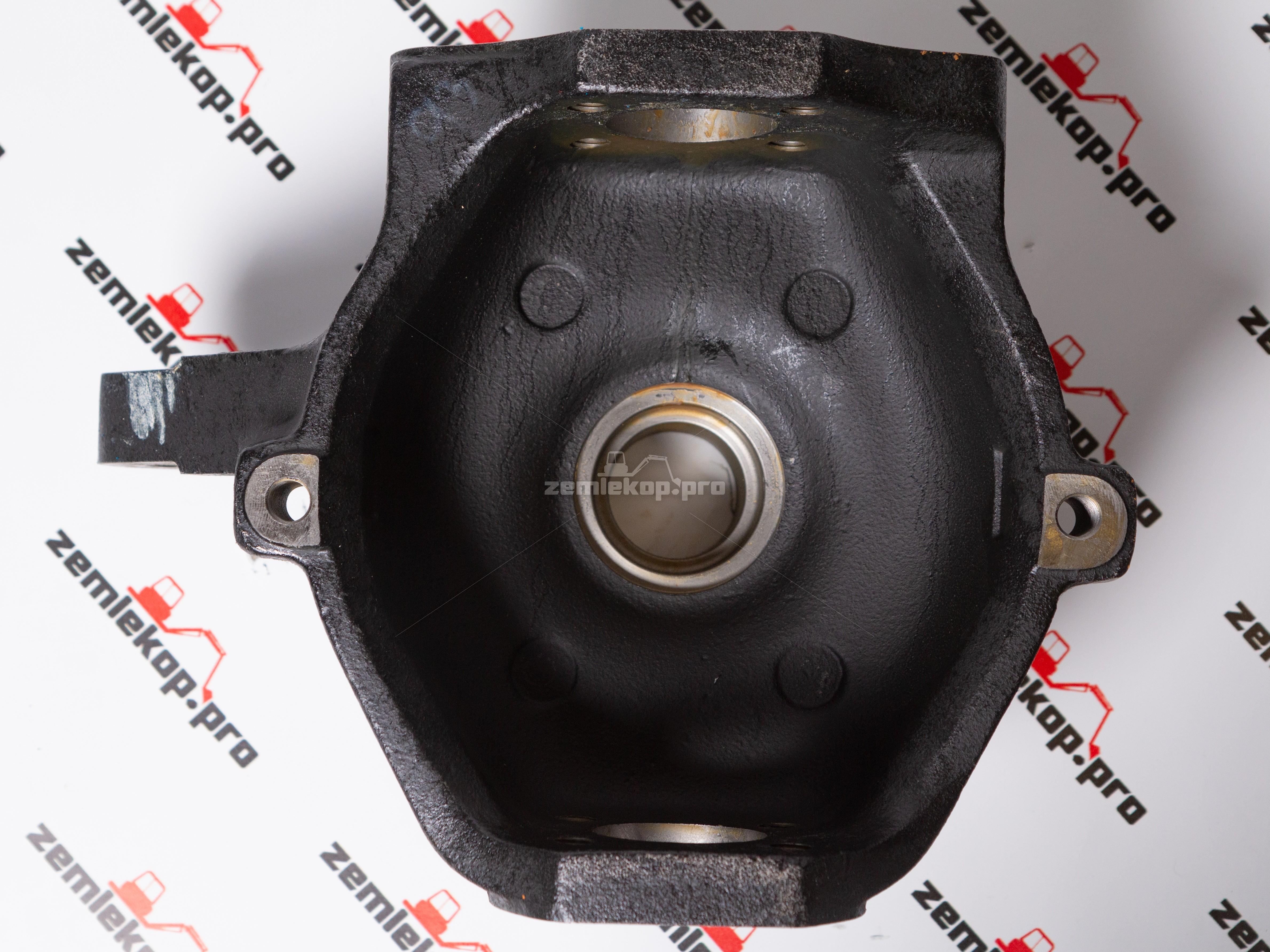 145038 Кулак правый