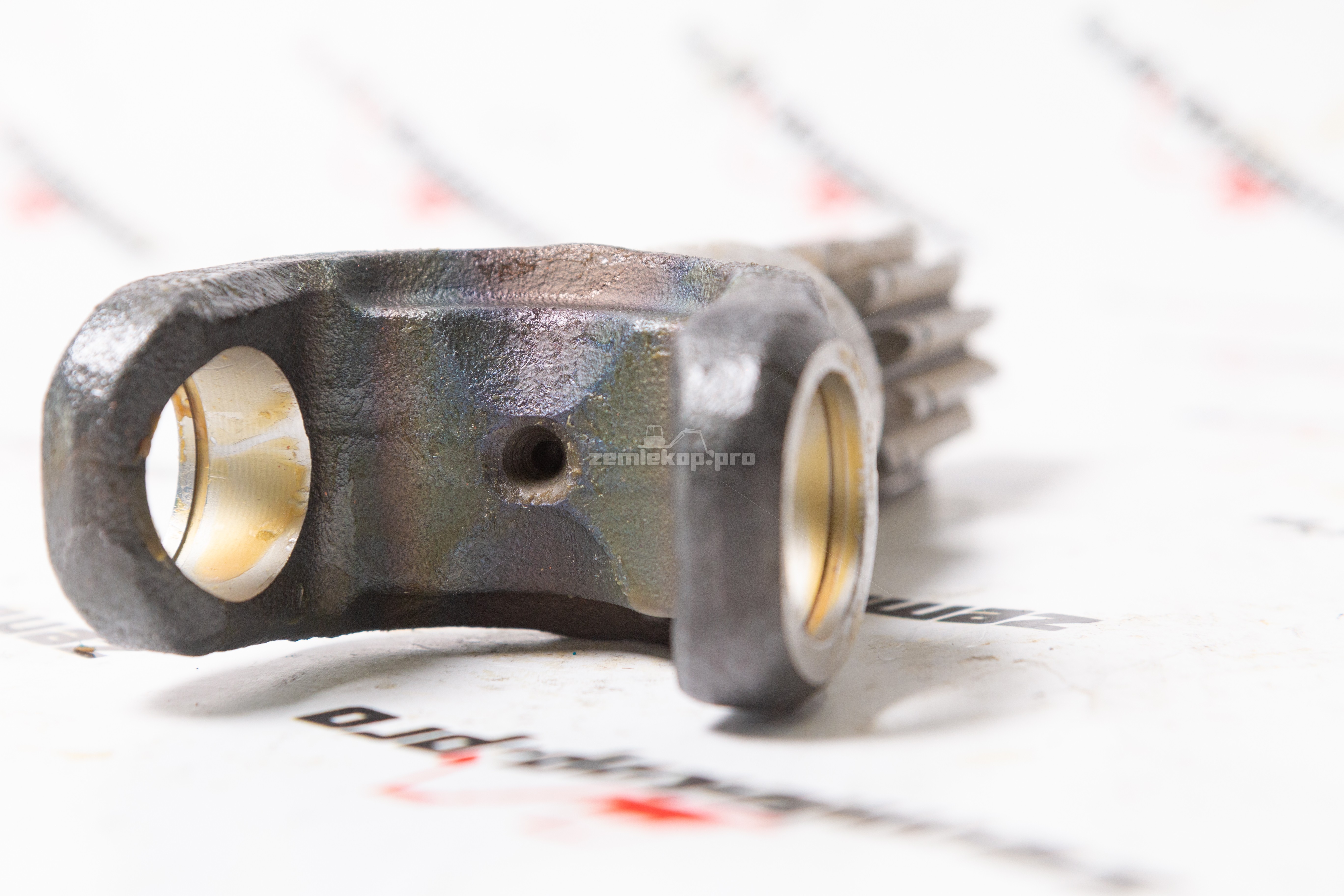 44163 Полуось