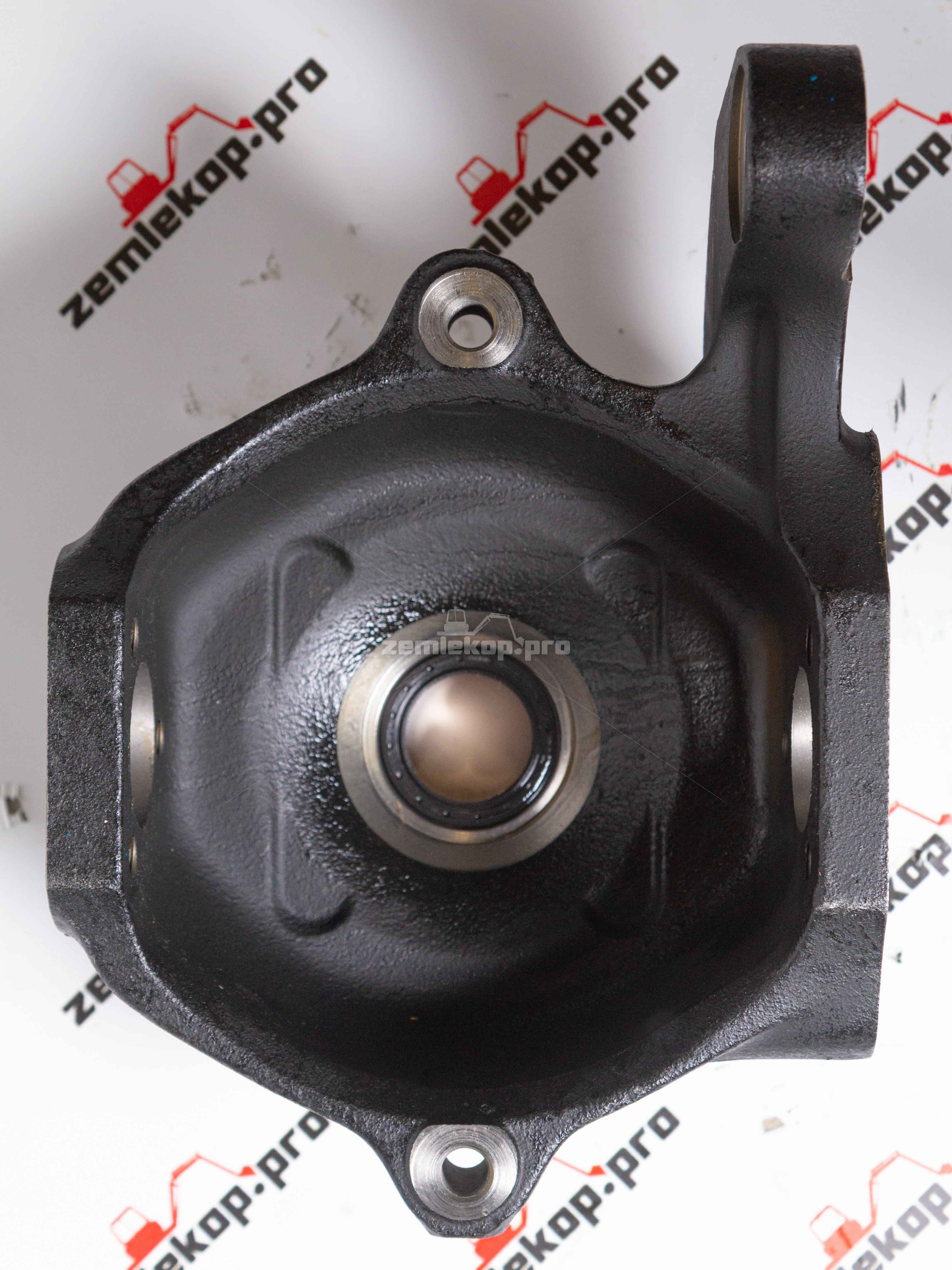 63239  Кулак поворотный