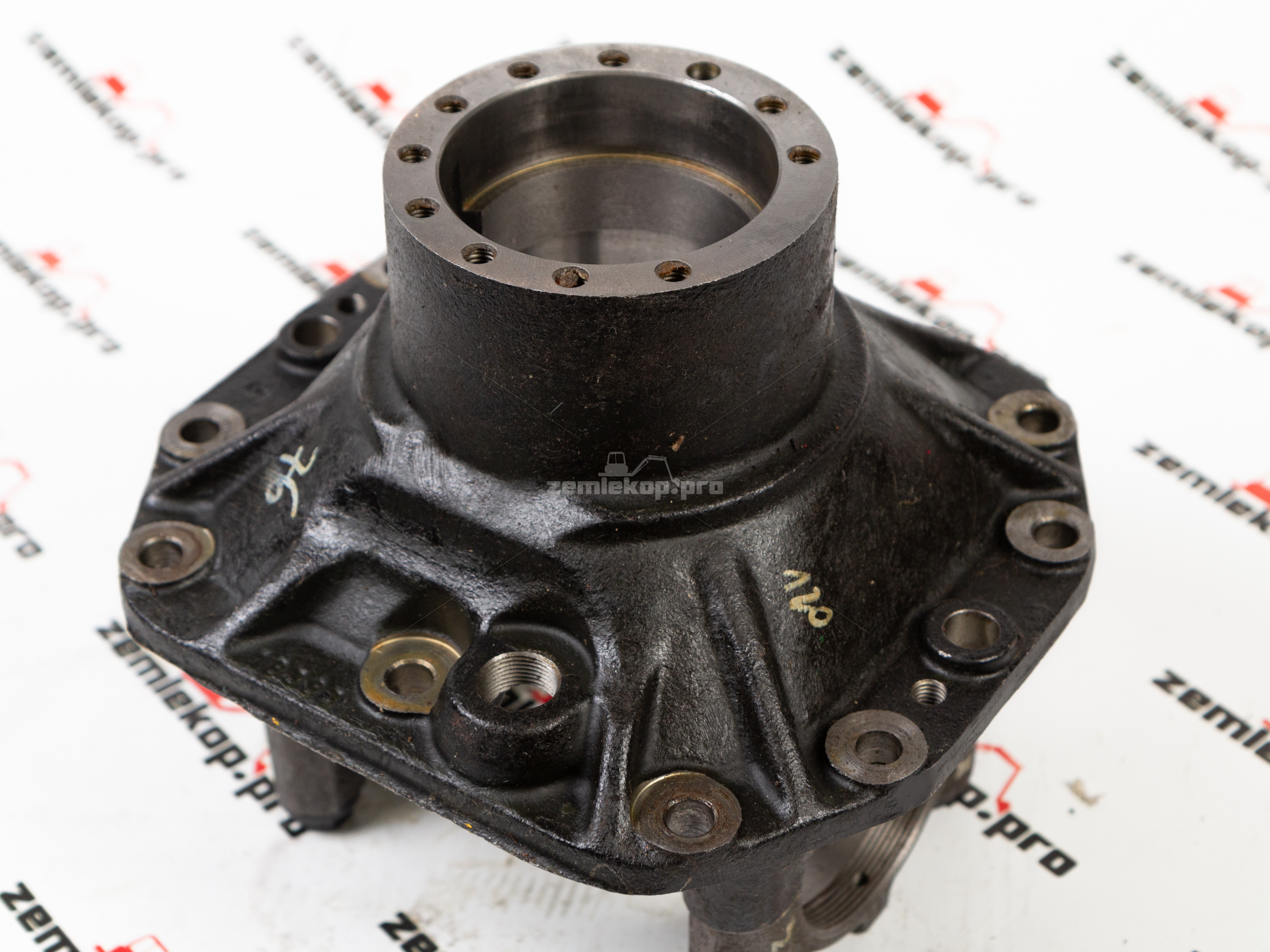 136977 Корпус главной пары