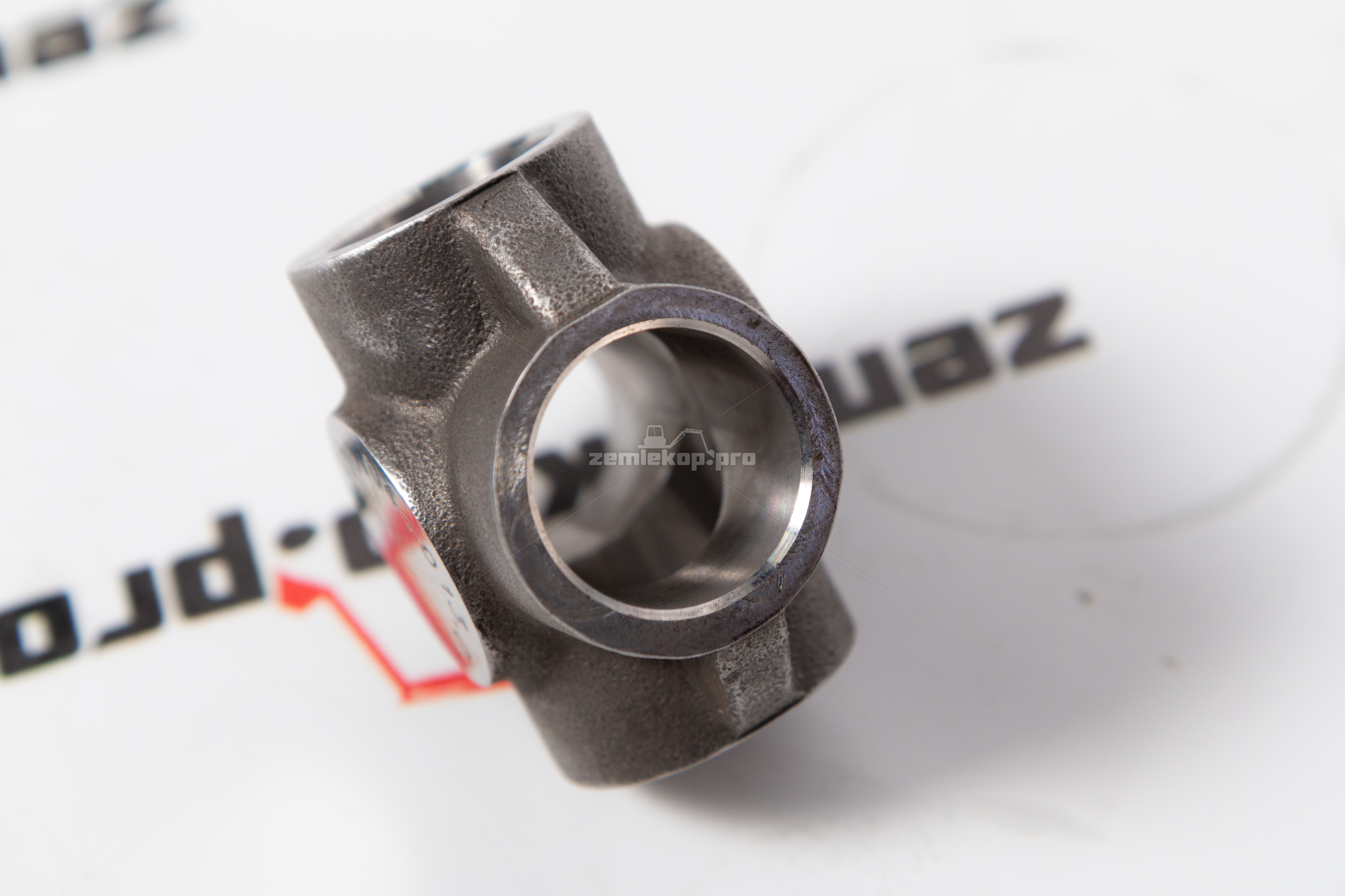 176.04.013.01 Муфта (корпус крестовины) DANA