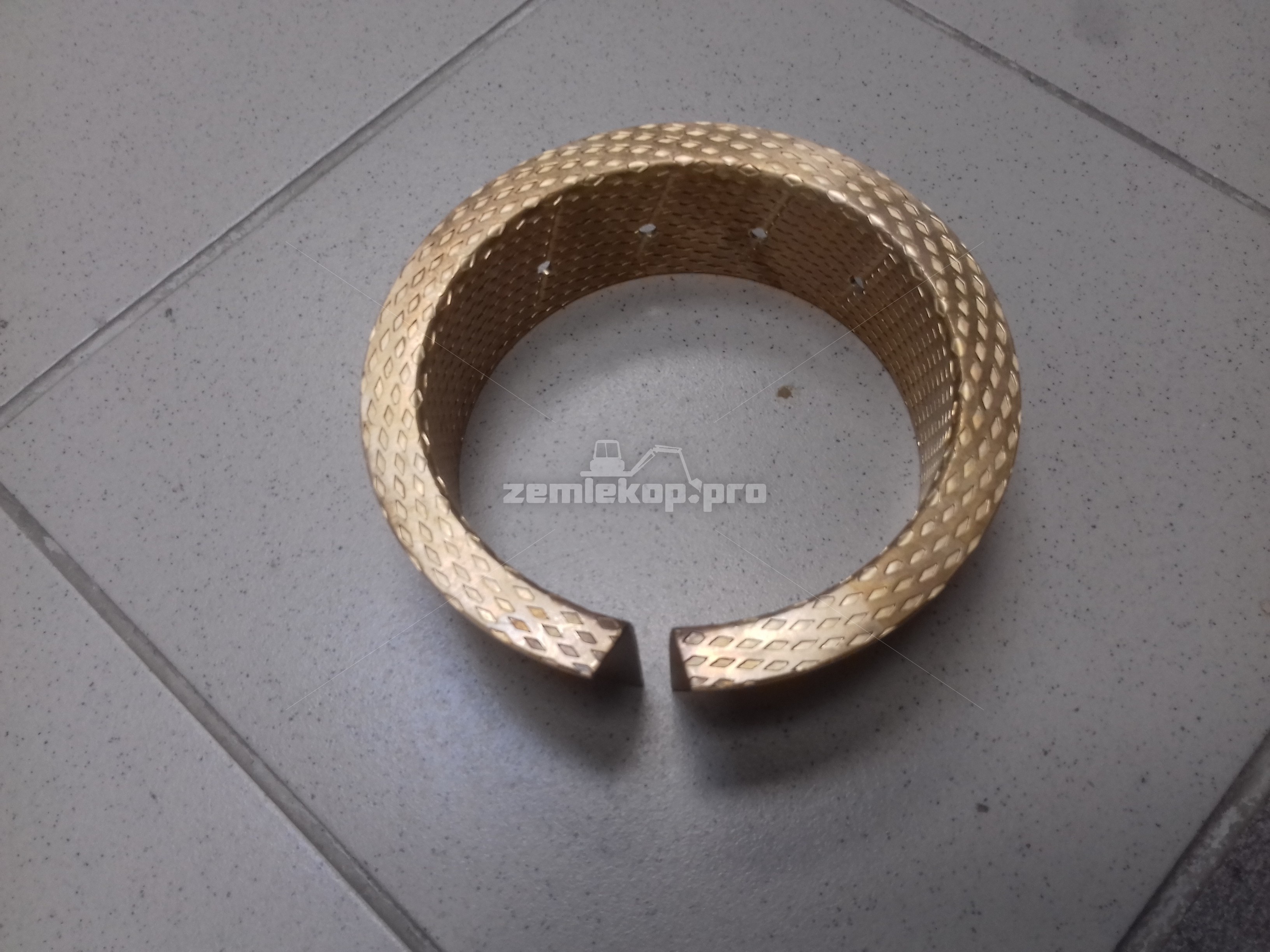 277.25.003.01 Втулка DANA