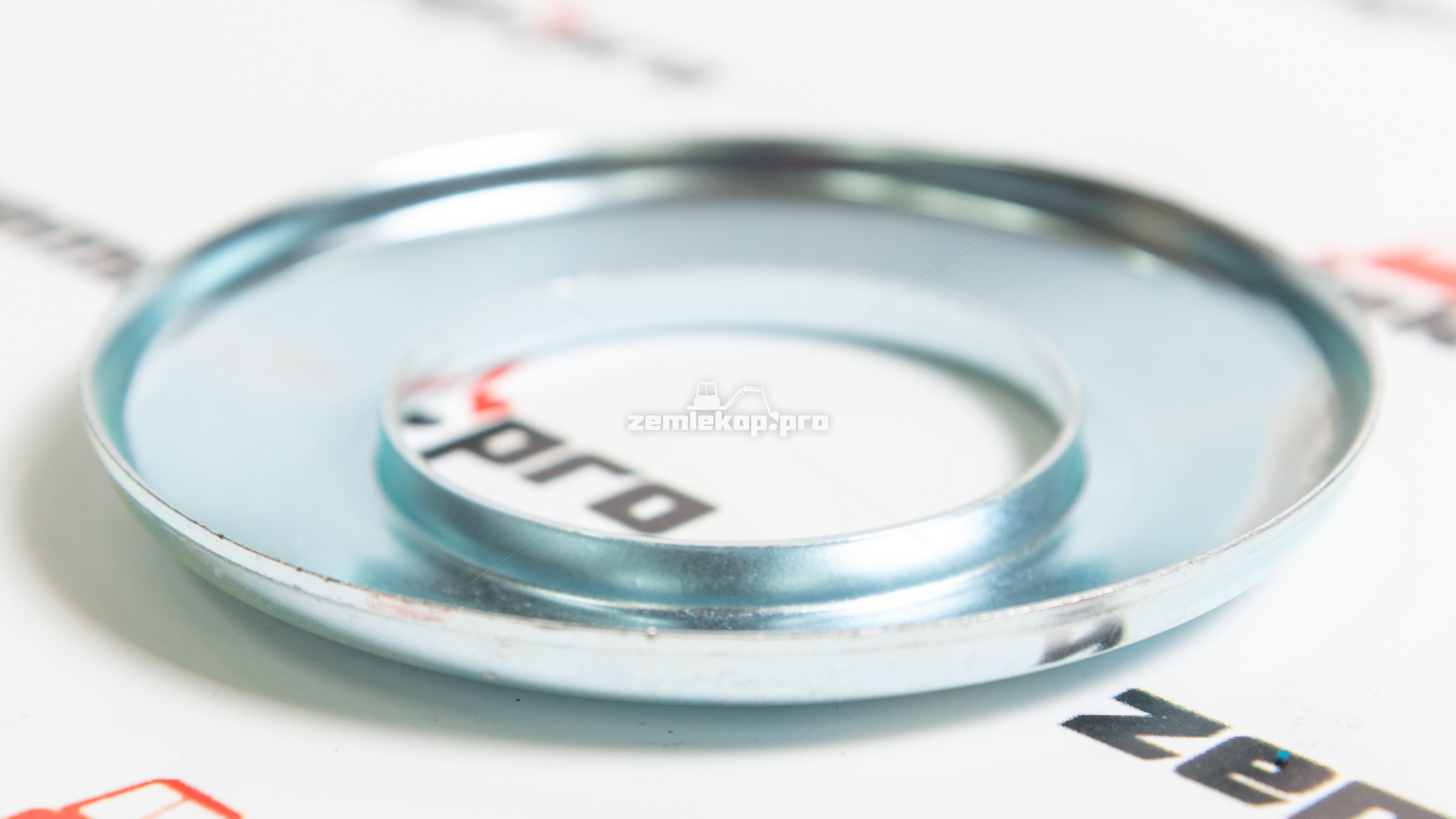 734.04.015.01 Крышка DANA