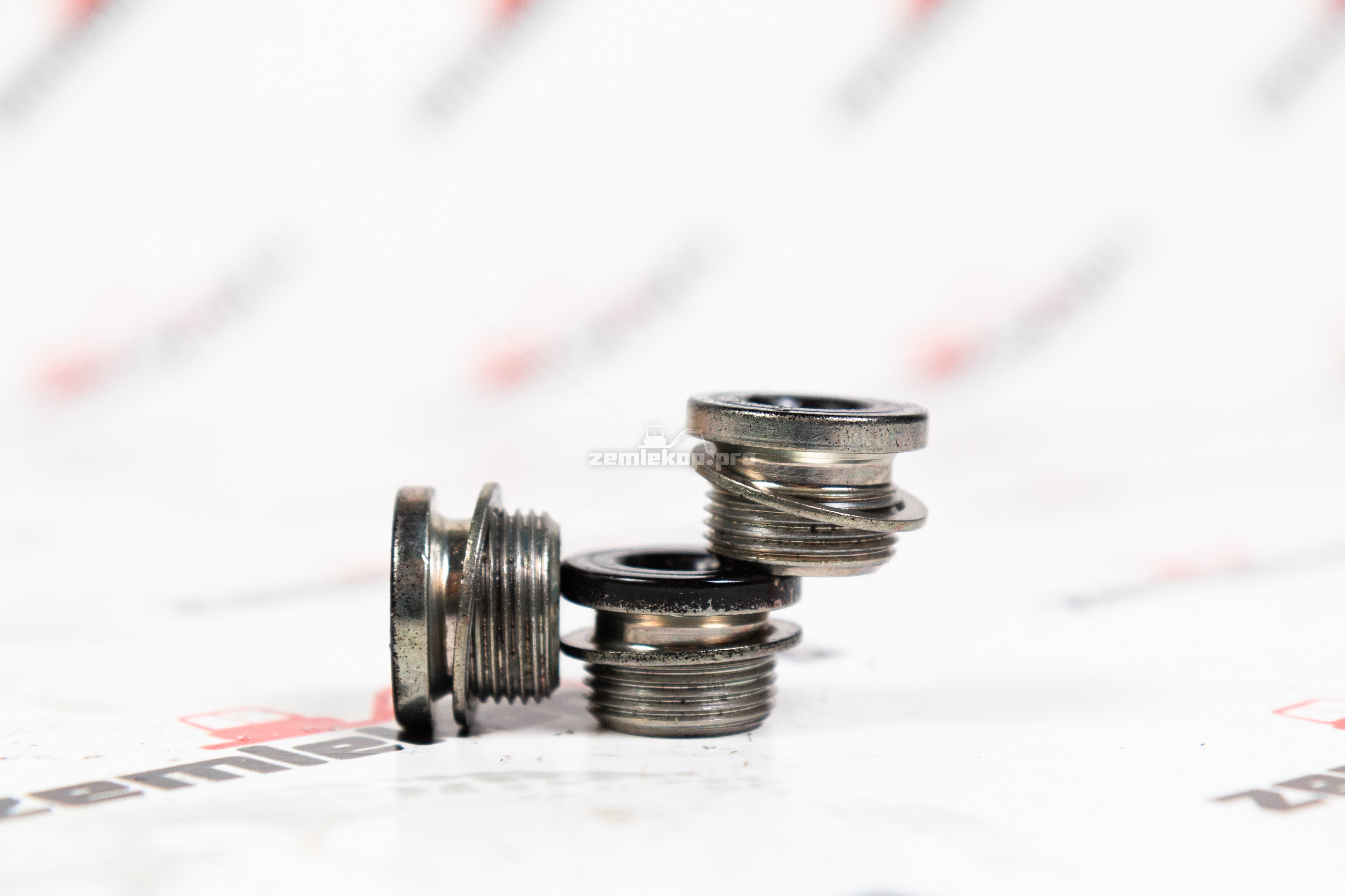 112.01.610.02-R Пробка DANA