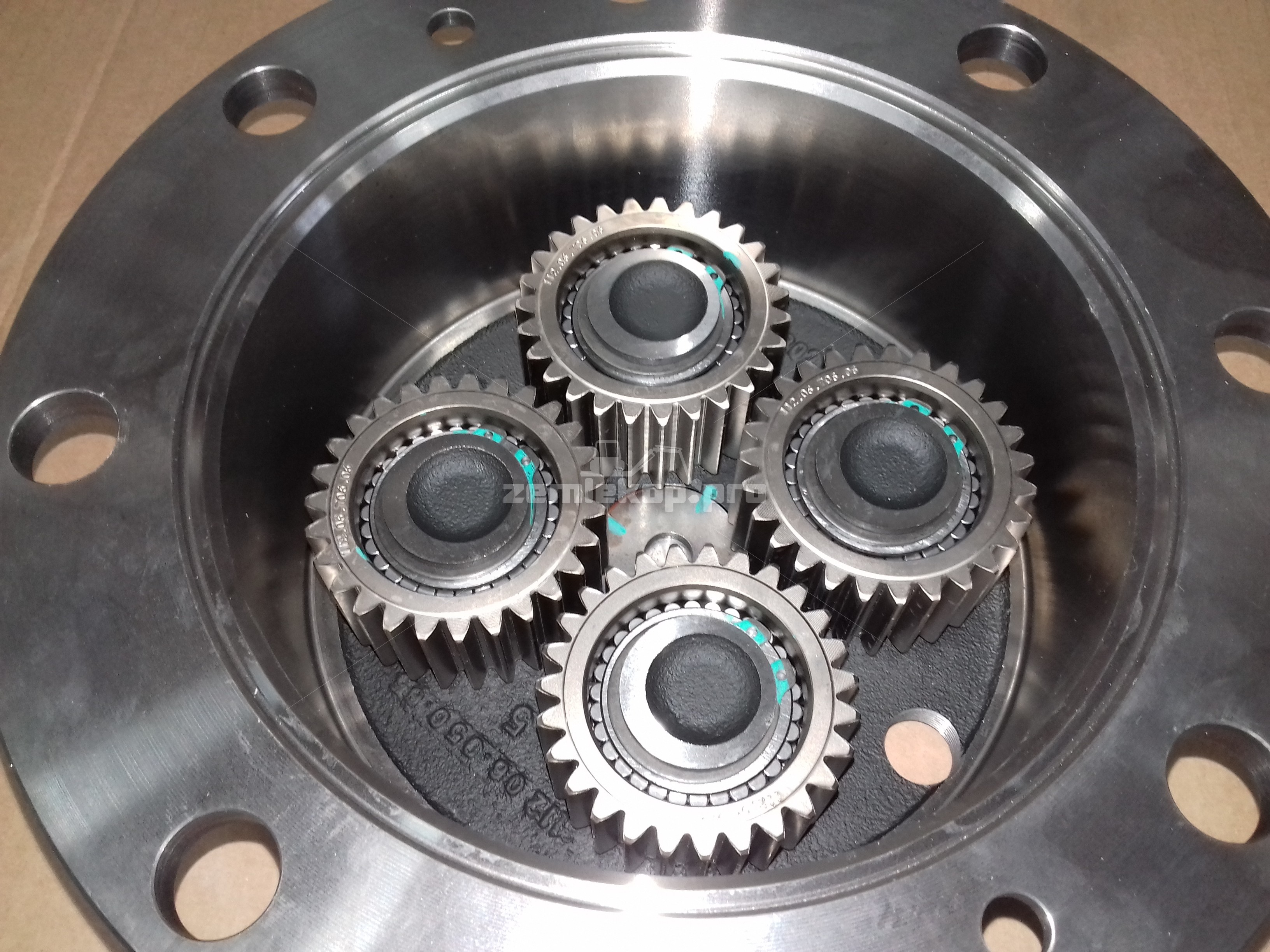 212.06.710.18 Ступица в сборе DANA