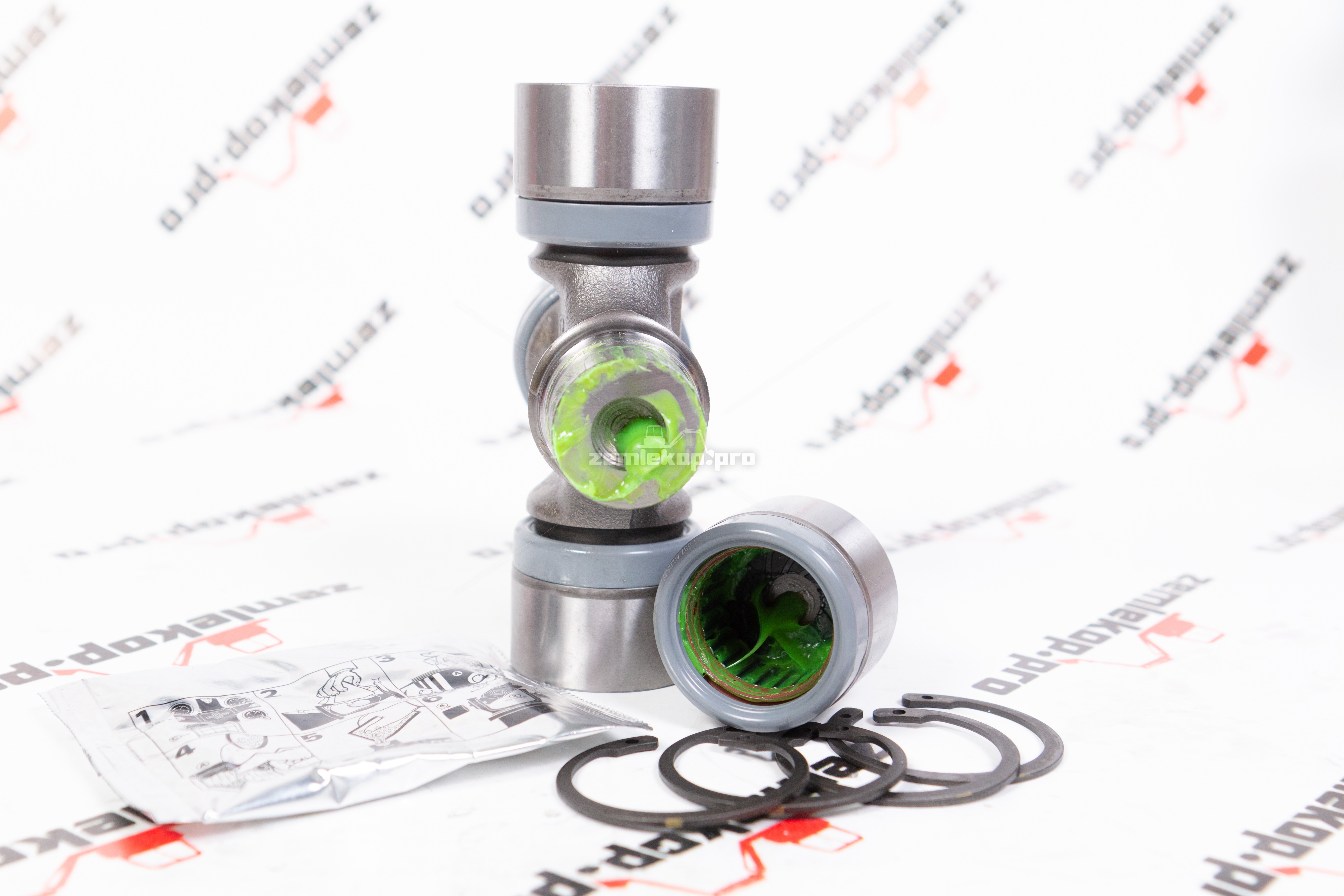 7687400600160 Крестовина вала карданного DANA