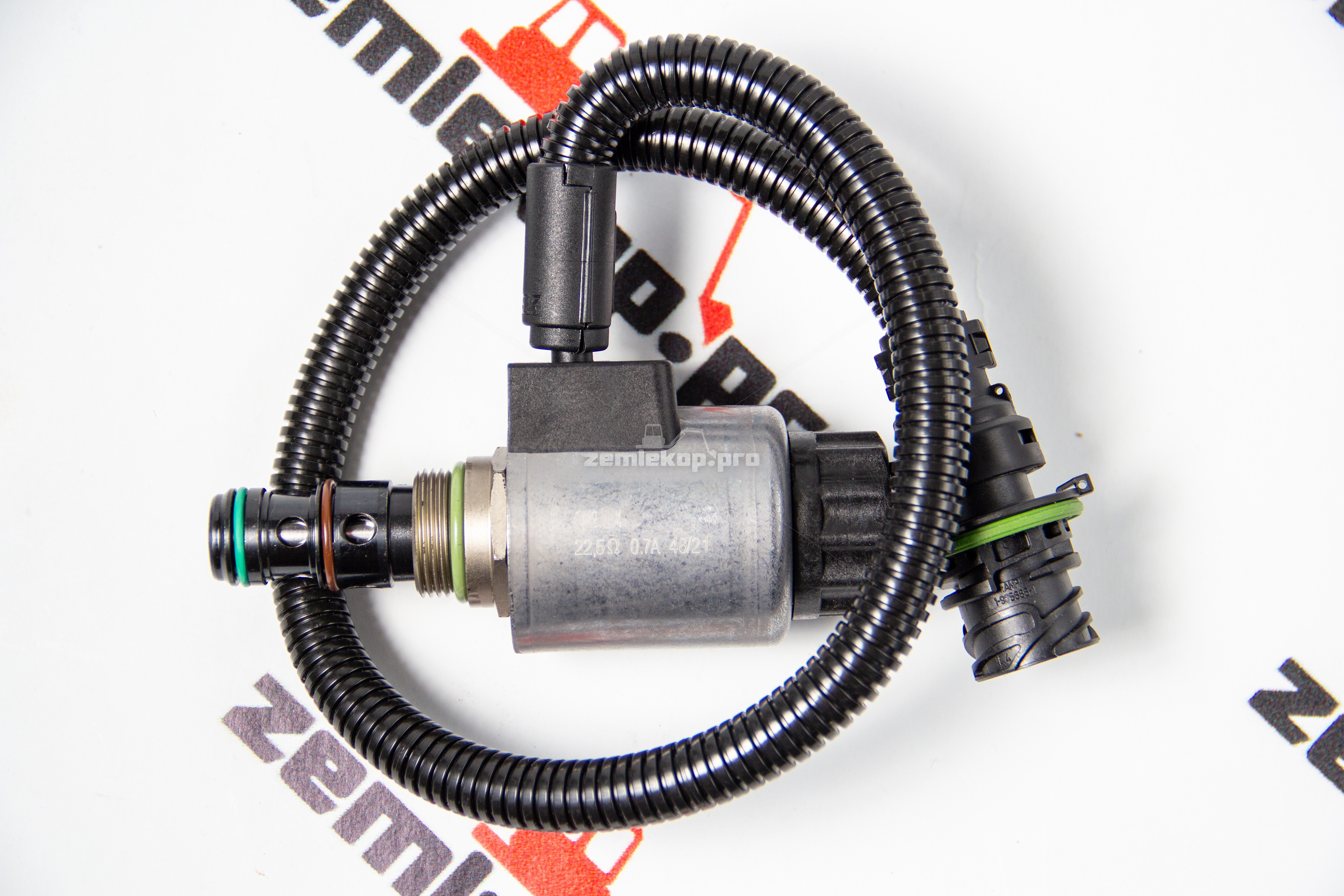 500213004 Втулка KOMATSU (основание гидроцилиндра поворота стрелы)