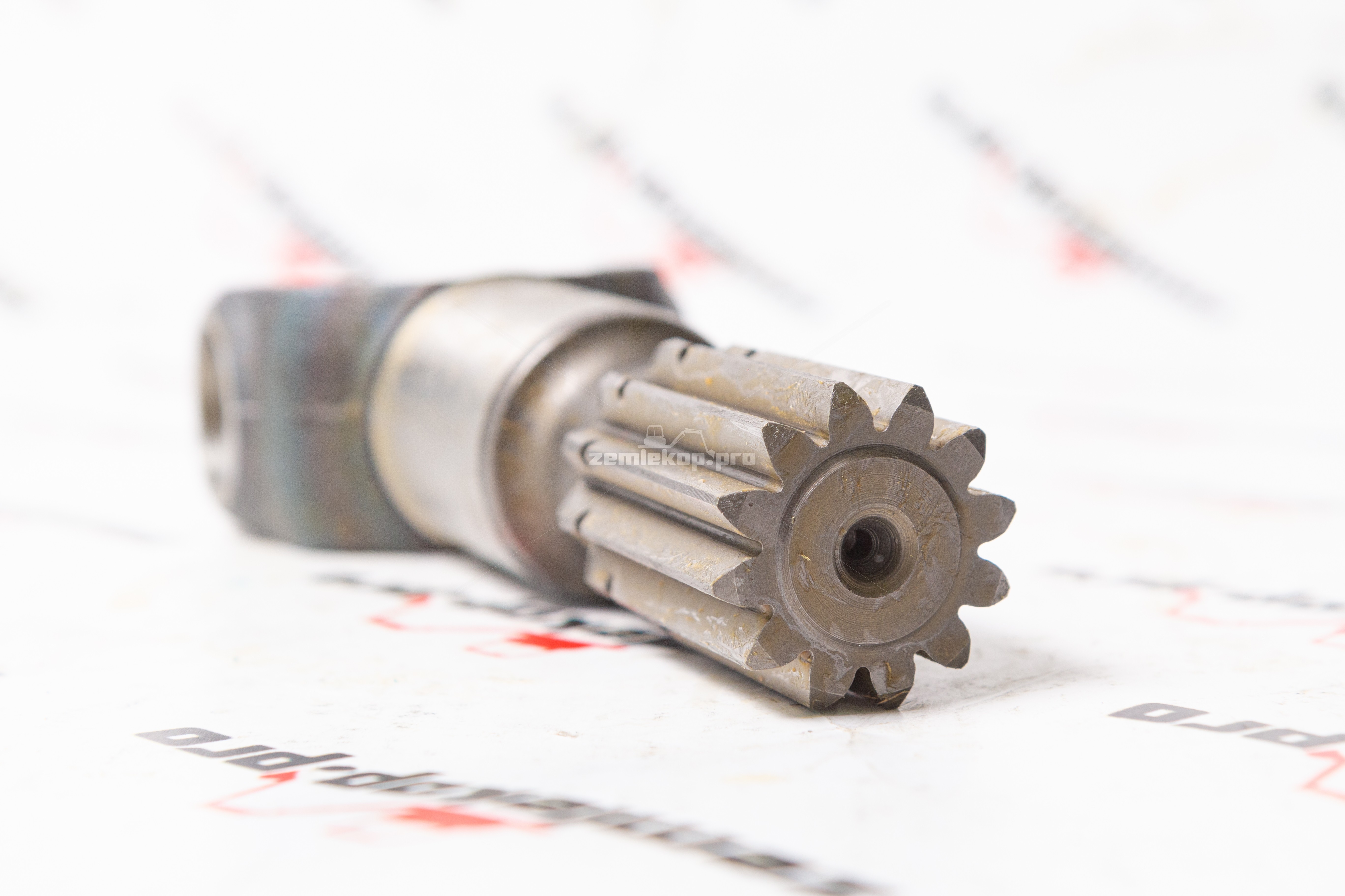 44163 Полуось